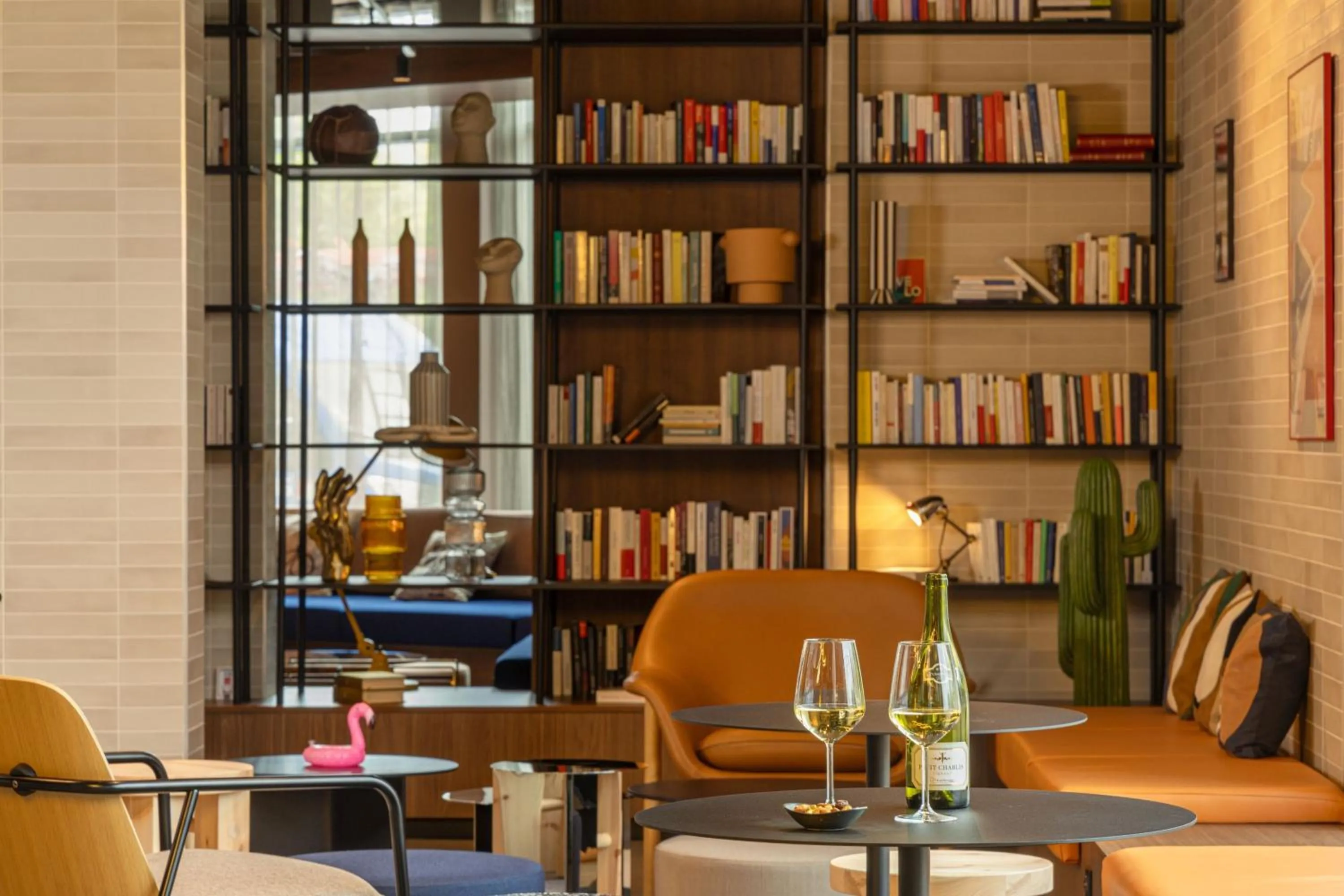 Lobby or reception in Moxy Paris Clamart