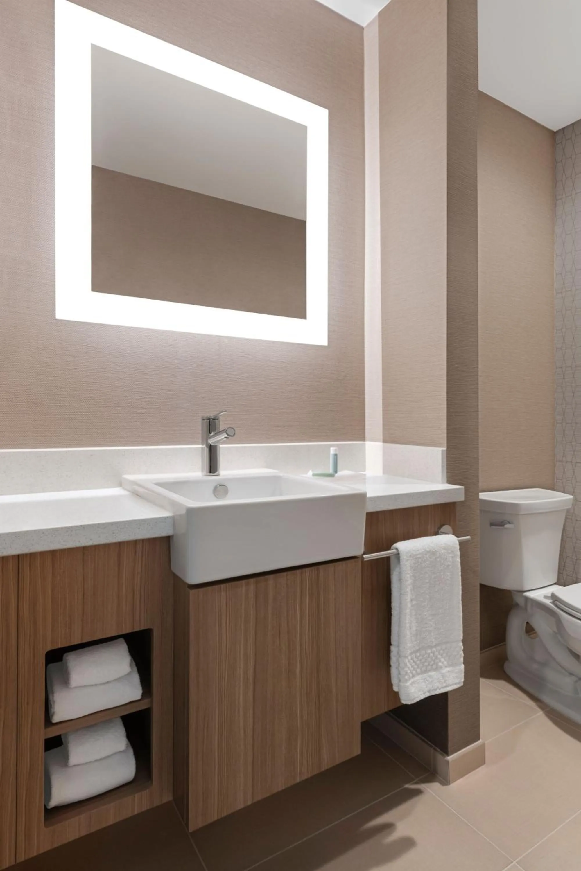 Bathroom in SpringHill Suites by Marriott Chula Vista Eastlake