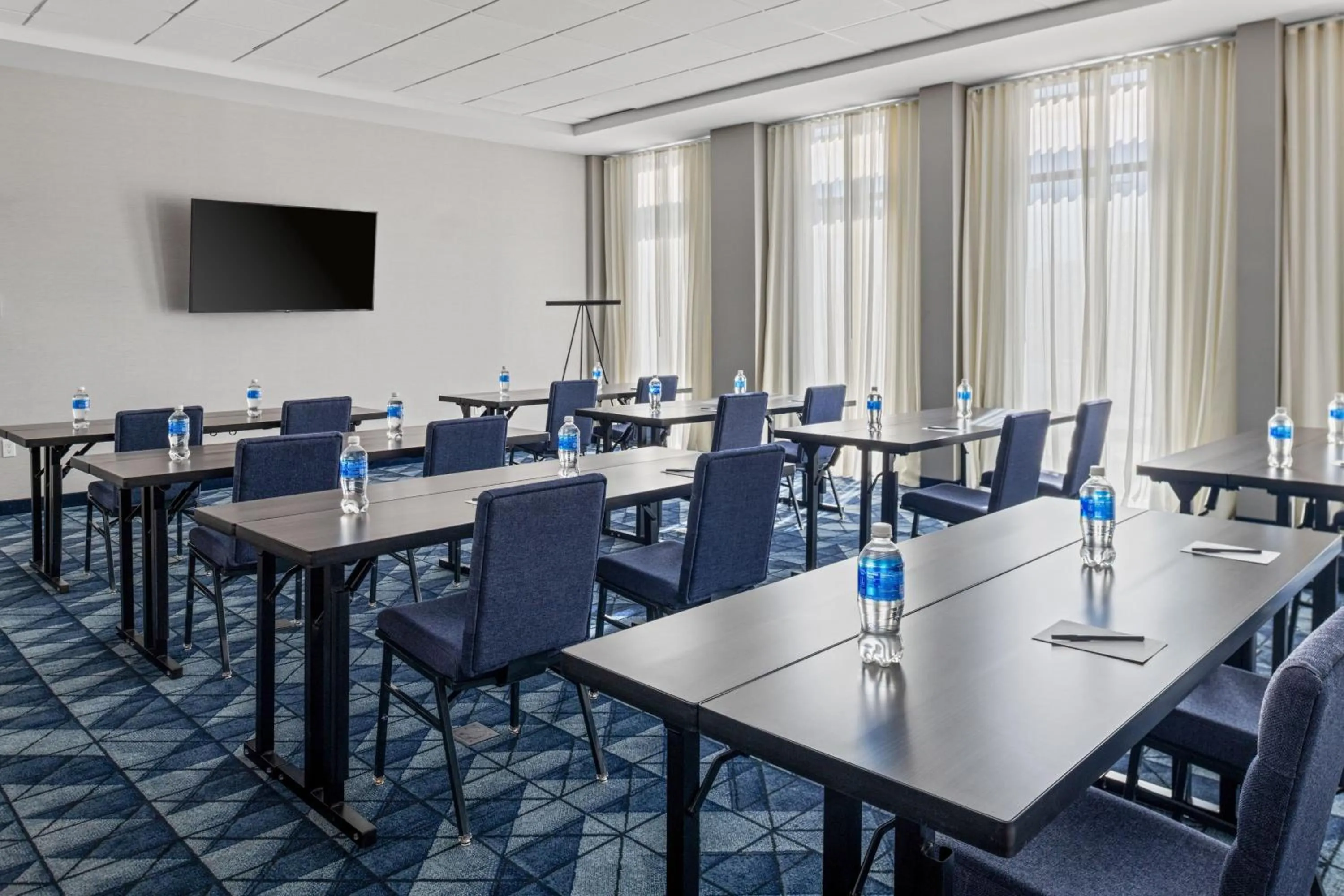Meeting/conference room in Courtyard by Marriott Modesto North