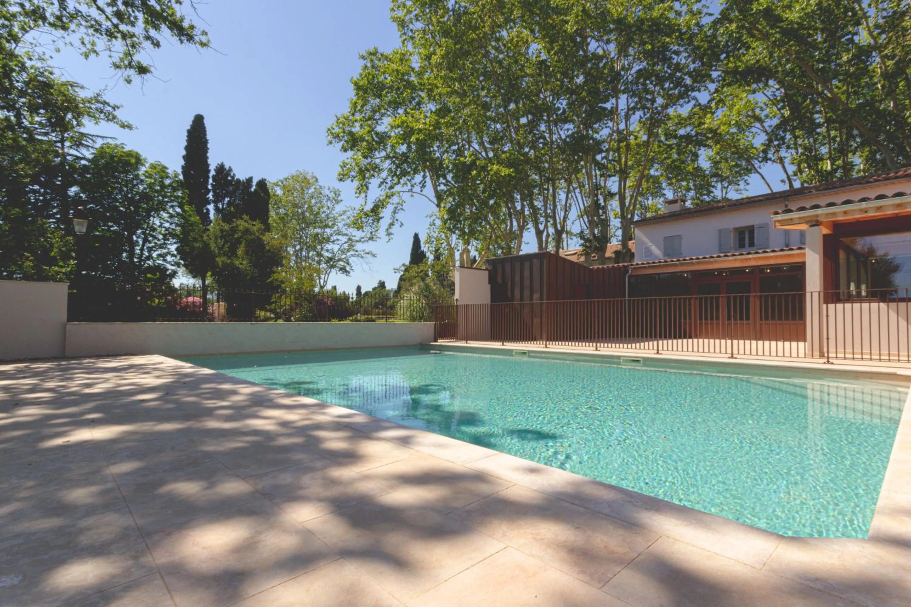 Swimming pool in Domaine de la Baratonne