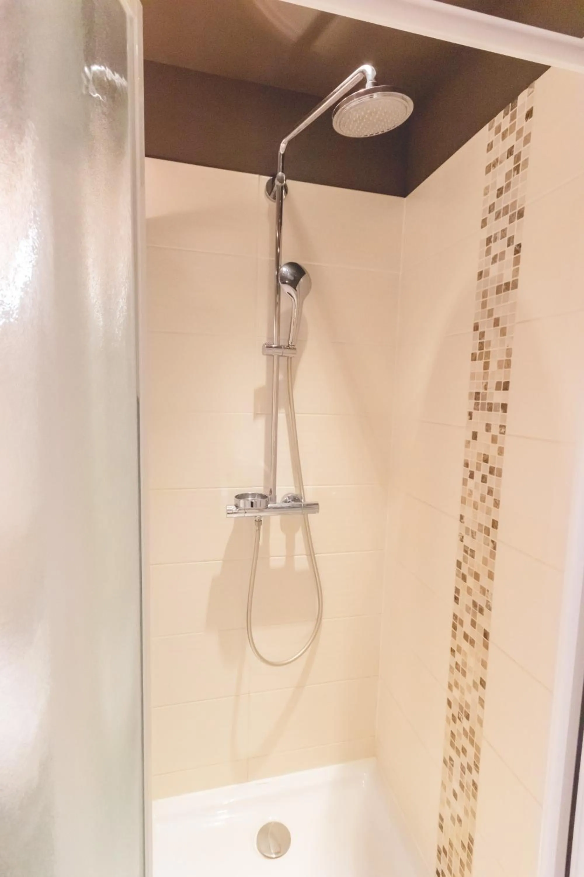 Shower in Domaine de la Baratonne