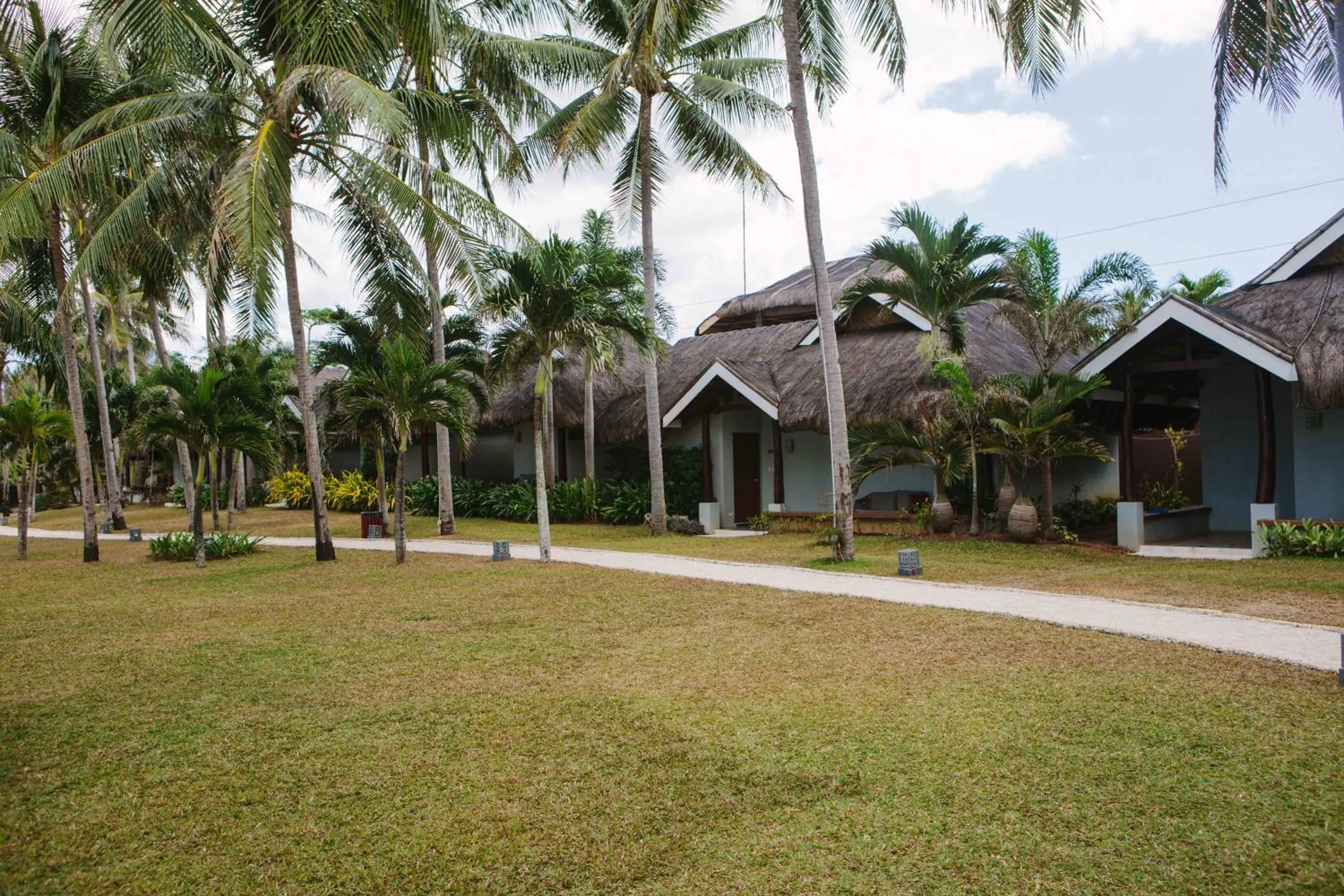 Cuna Mangodlong Paradise Beach Resort
