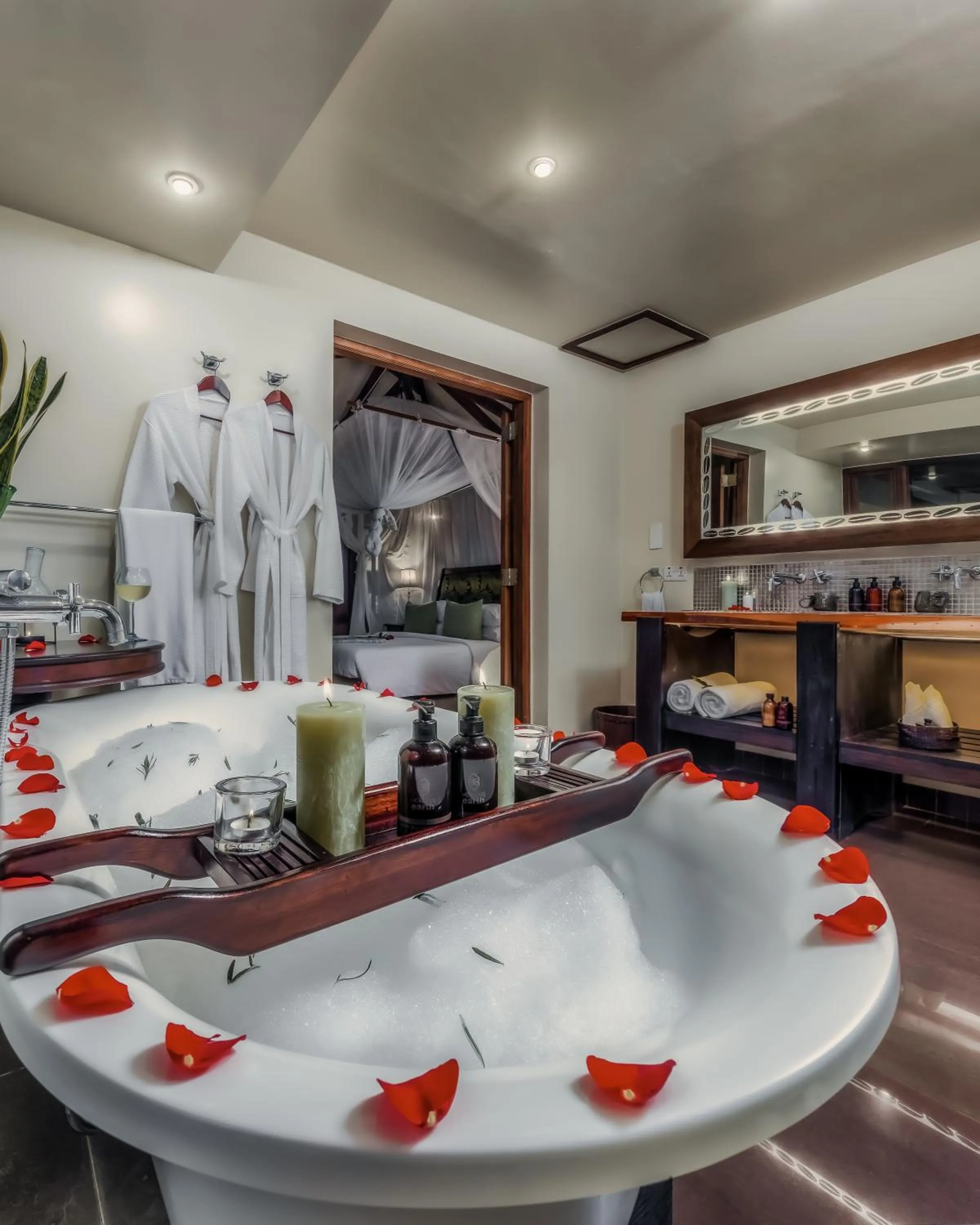 Bath in Elewana Arusha Coffee Lodge