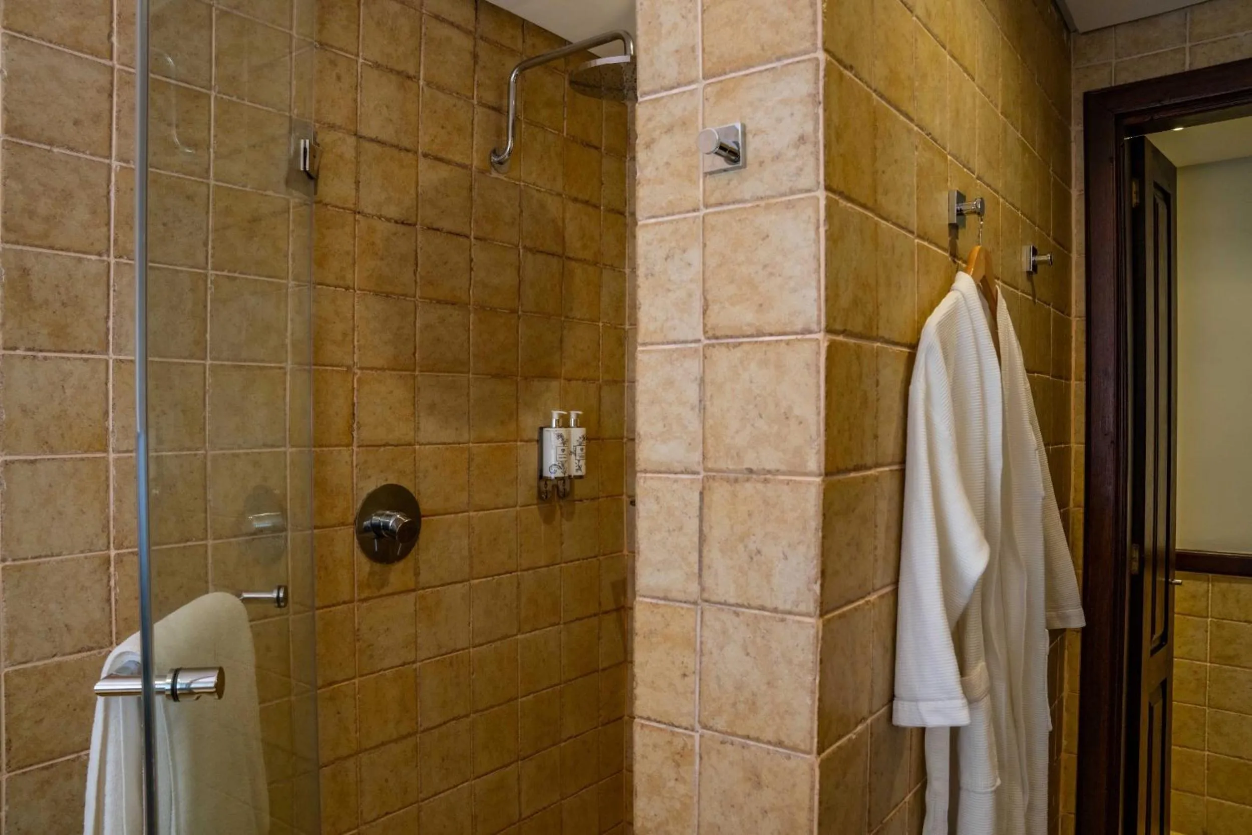 Bathroom in Polana Serena Hotel