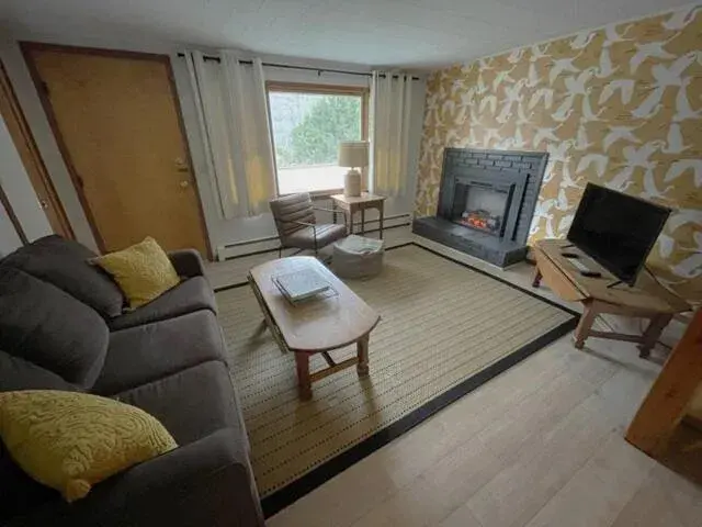 Three-Bedroom Suite in Berkshire Valley Inn Three-Bedroom Suite in Berkshire Valley Inn