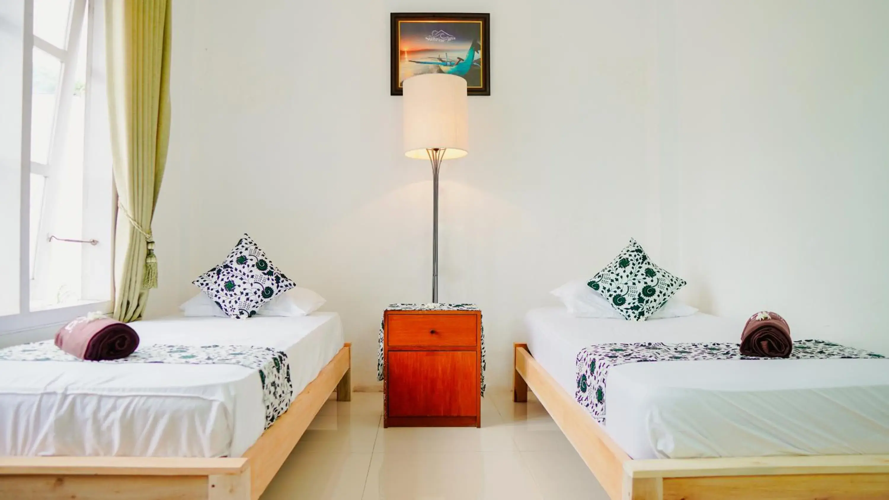 Twin Room in Dormitory Sritanjung By Metric Twin Room in Dormitory Sritanjung By Metric