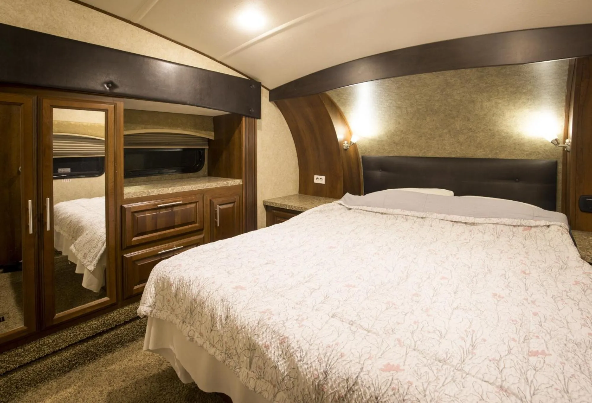 Bed in Mei the Caravan