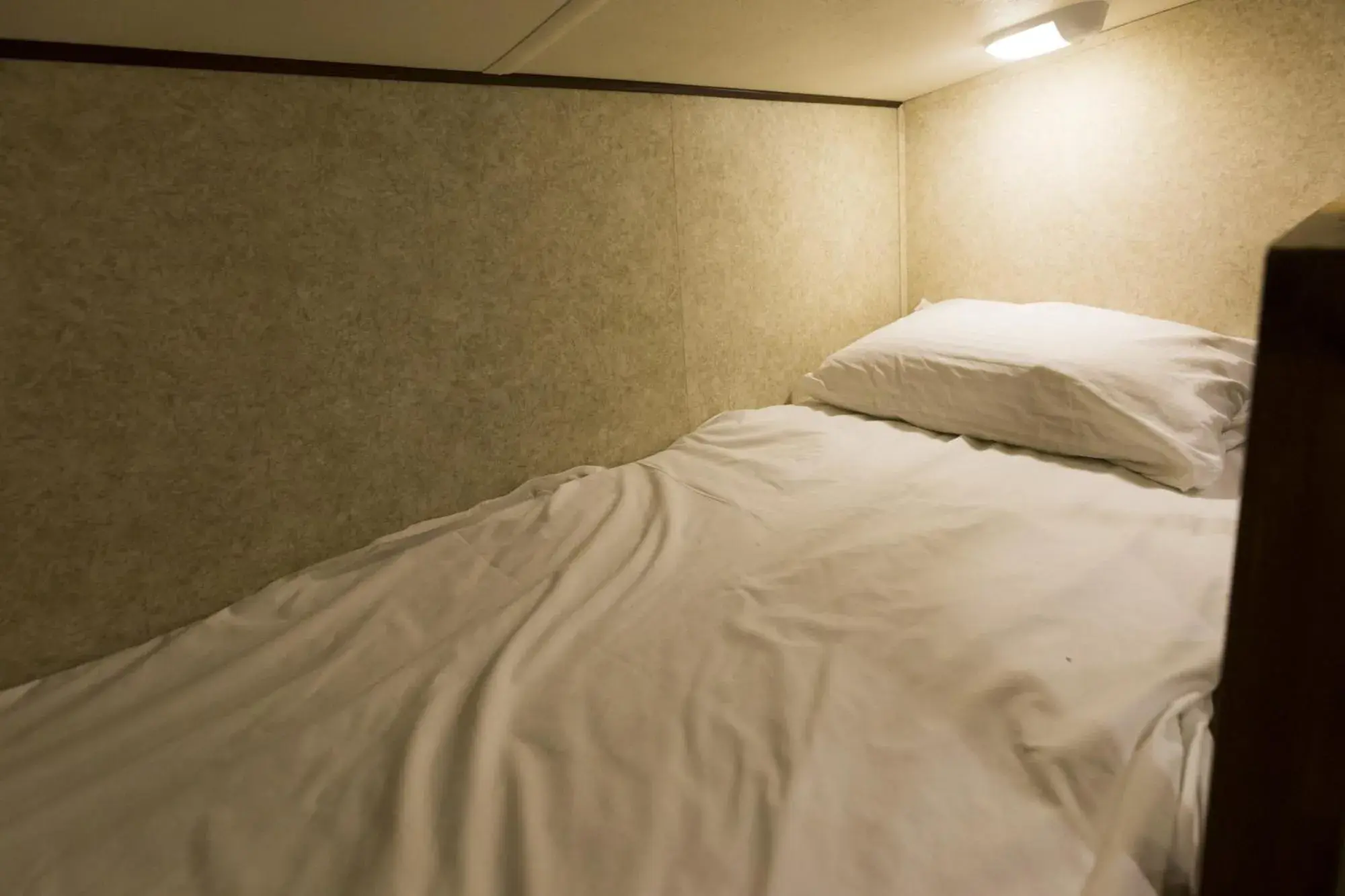 Bed in Mei the Caravan Bed in Mei the Caravan