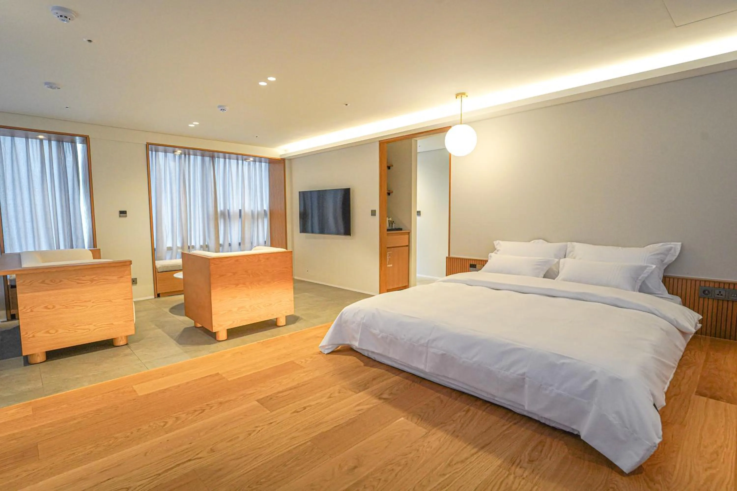 Photo of the whole room, Bed in Hotel Ground27