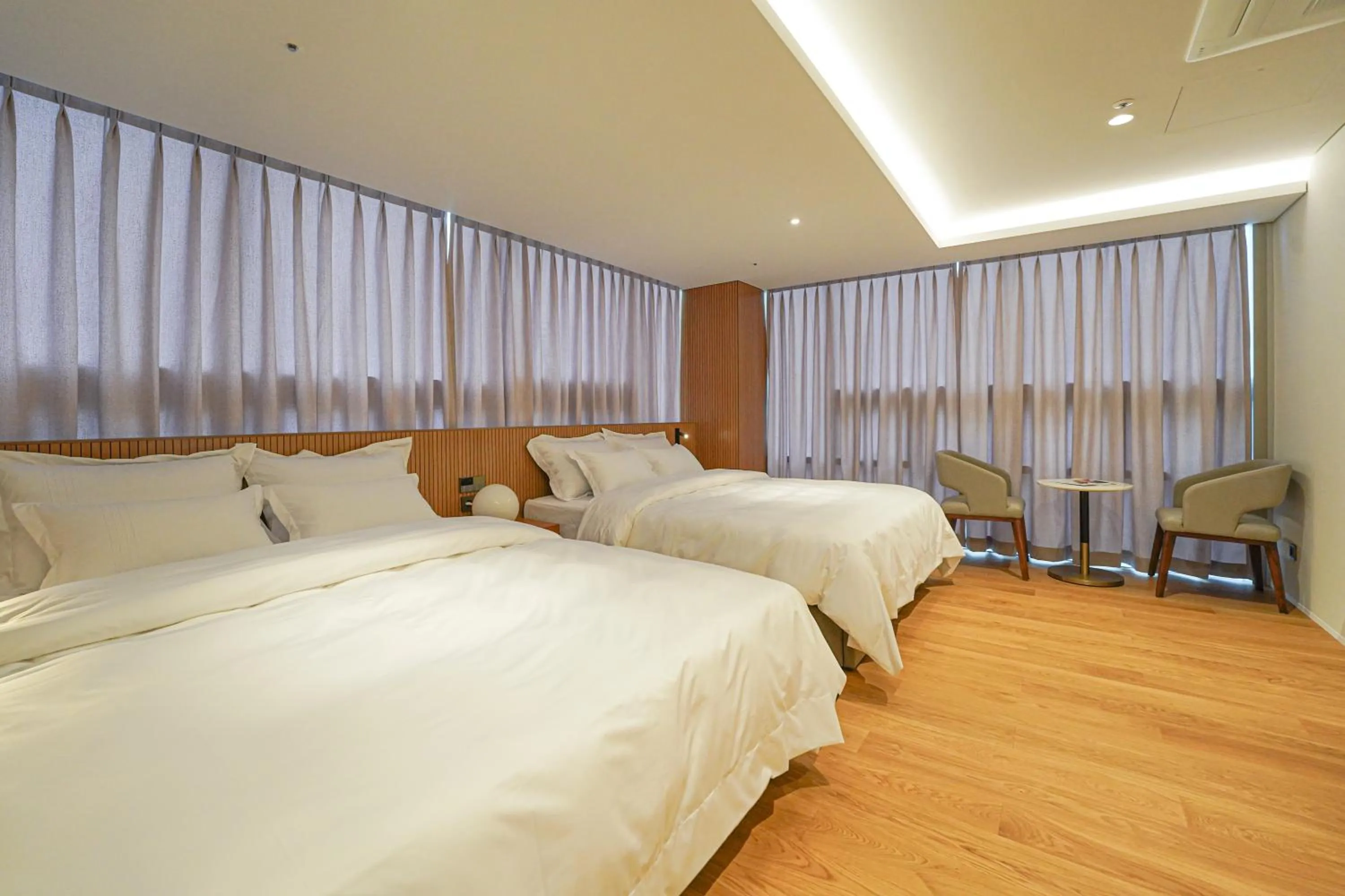 Bedroom, Bed in Hotel Ground27