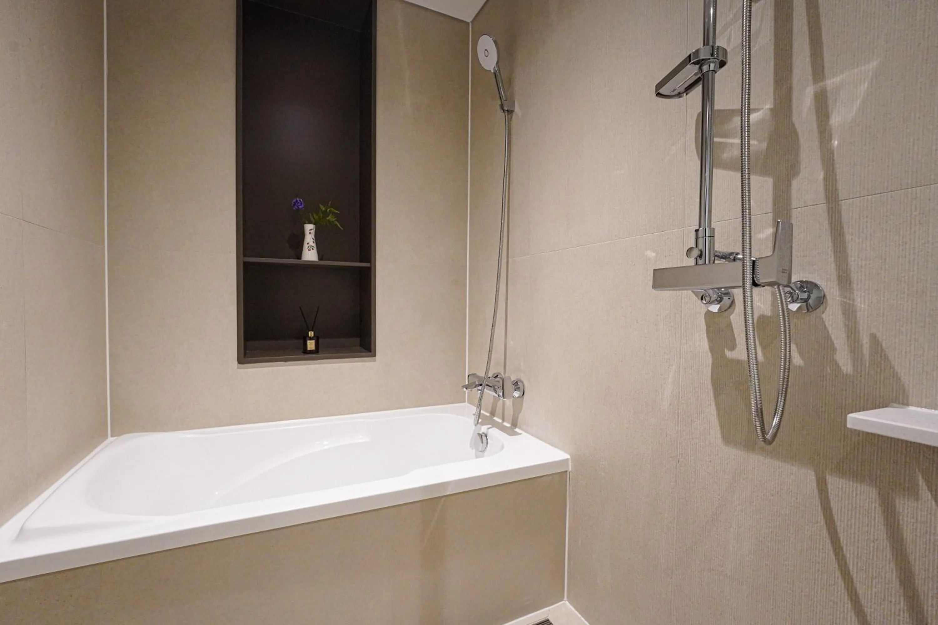 Bath in Hotel Ground27