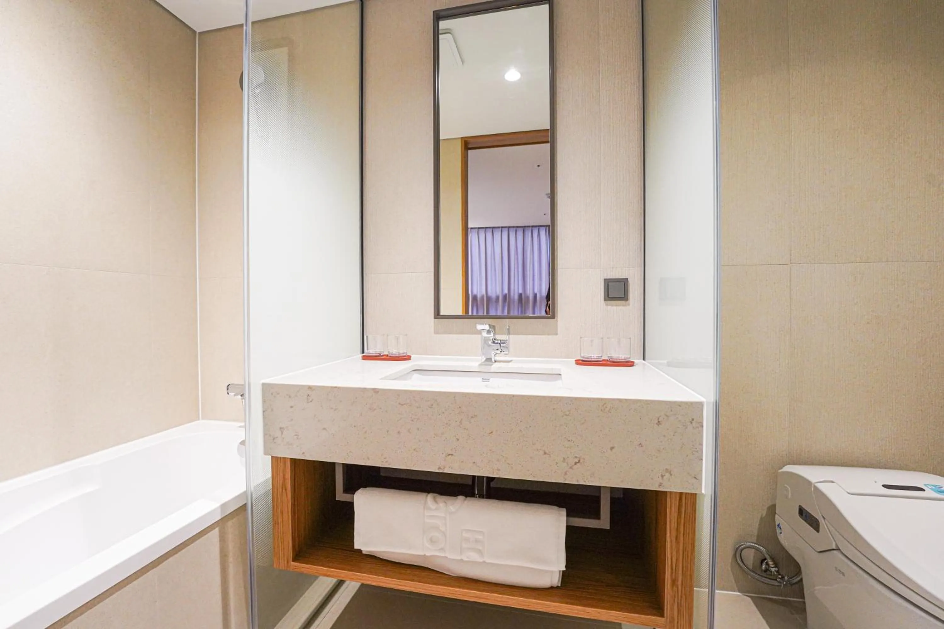 Bath in Hotel Ground27