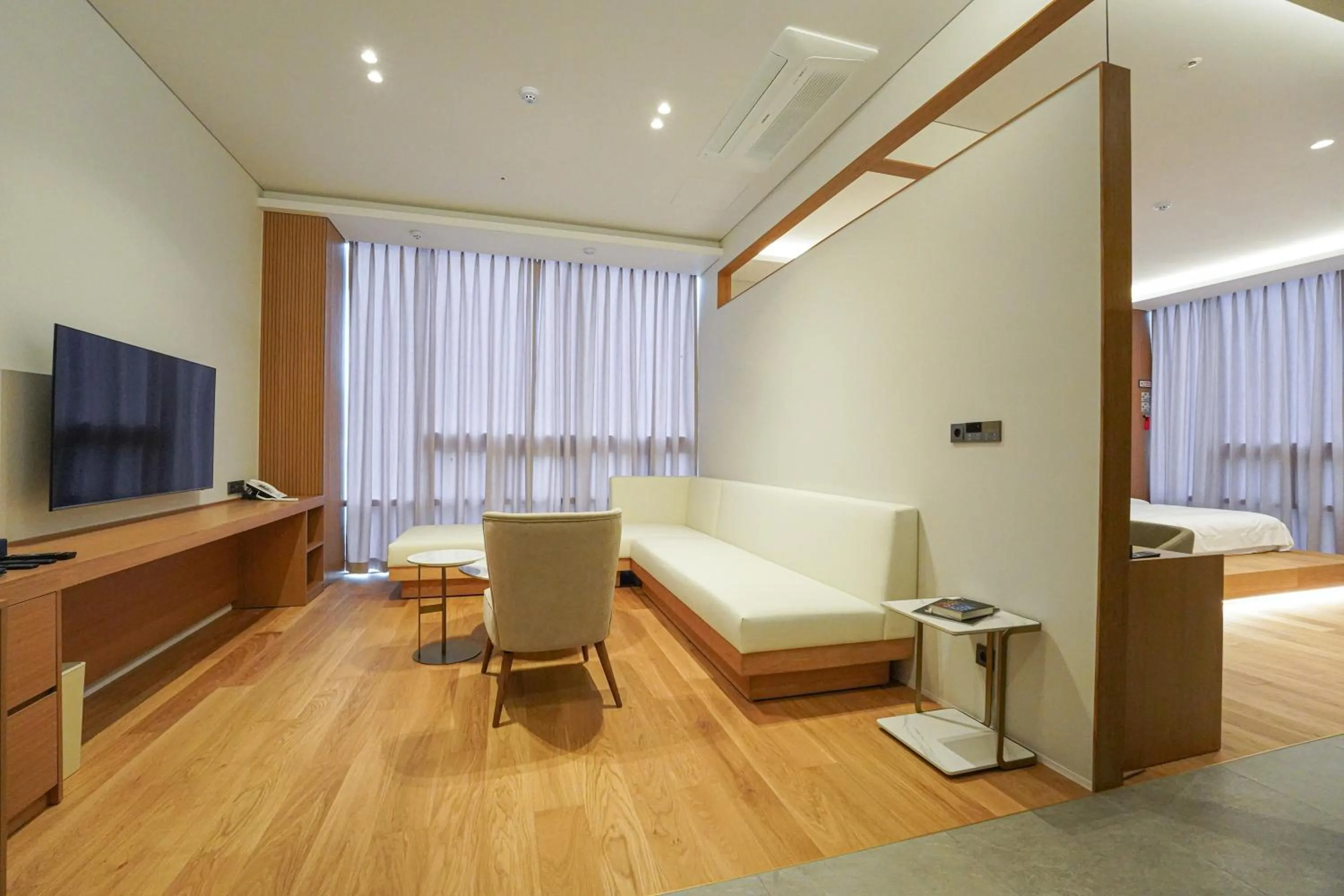 Living room, Bed in Hotel Ground27