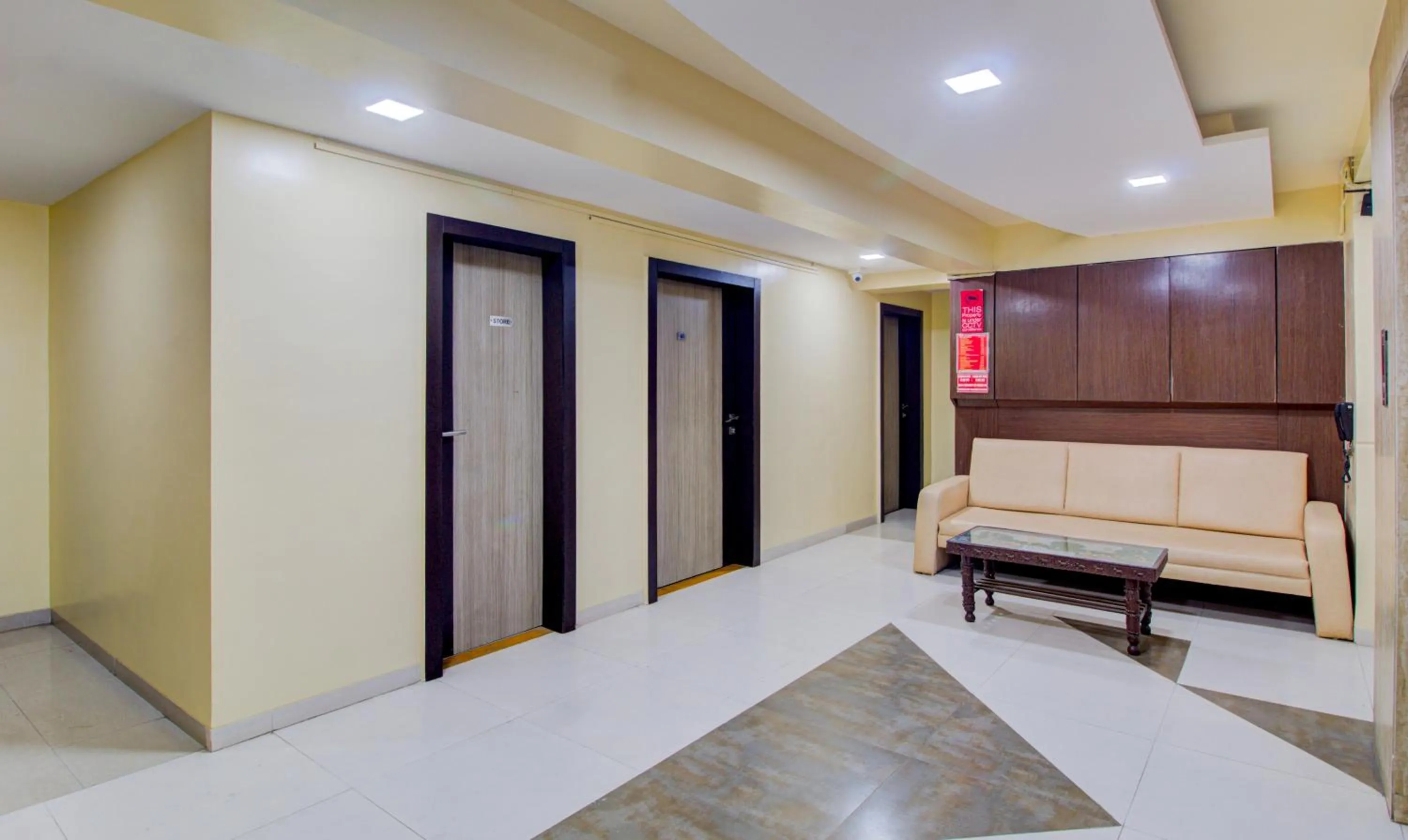 Seating area in Itsy Hotels Prince Regency