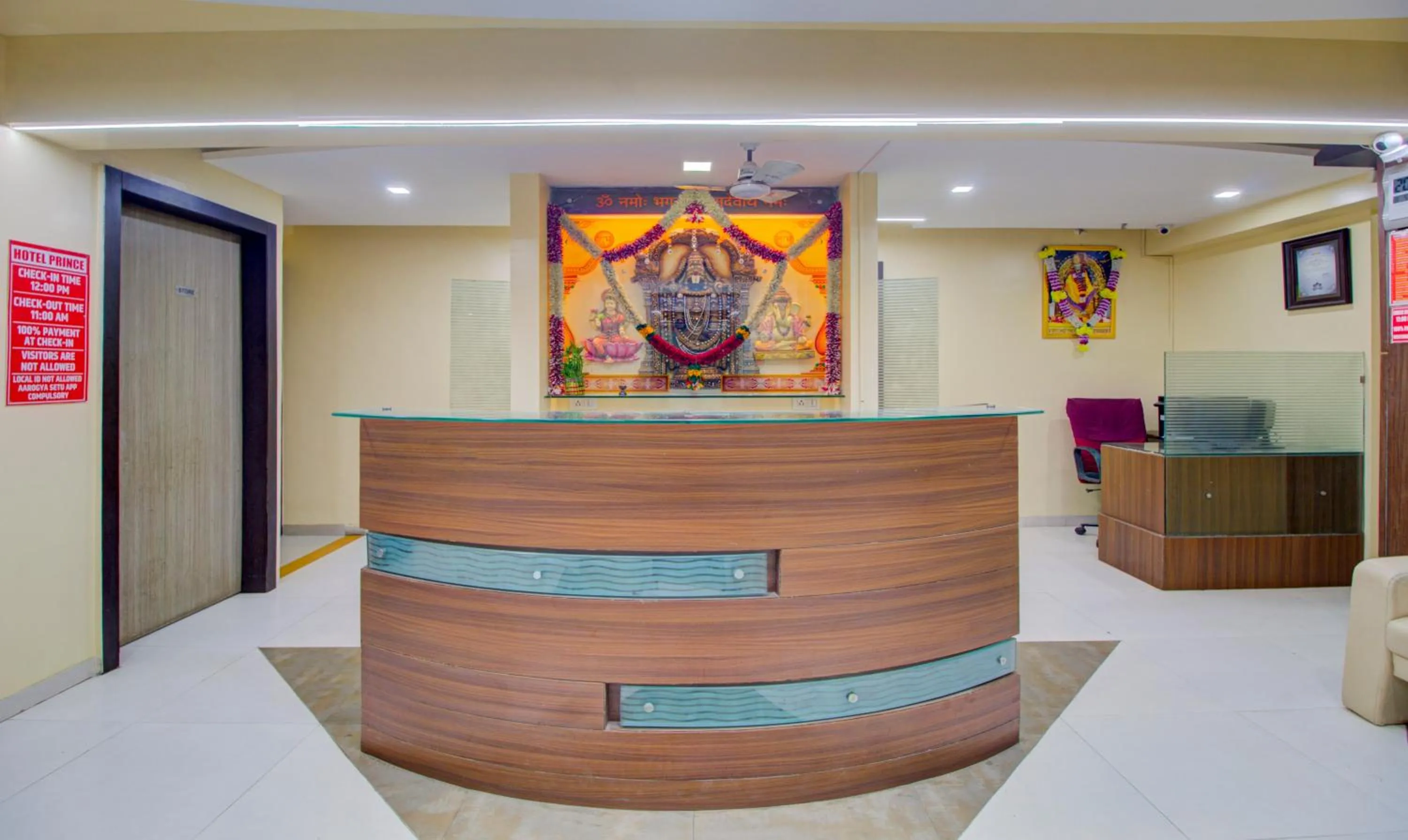 Lobby or reception in Itsy Hotels Prince Regency