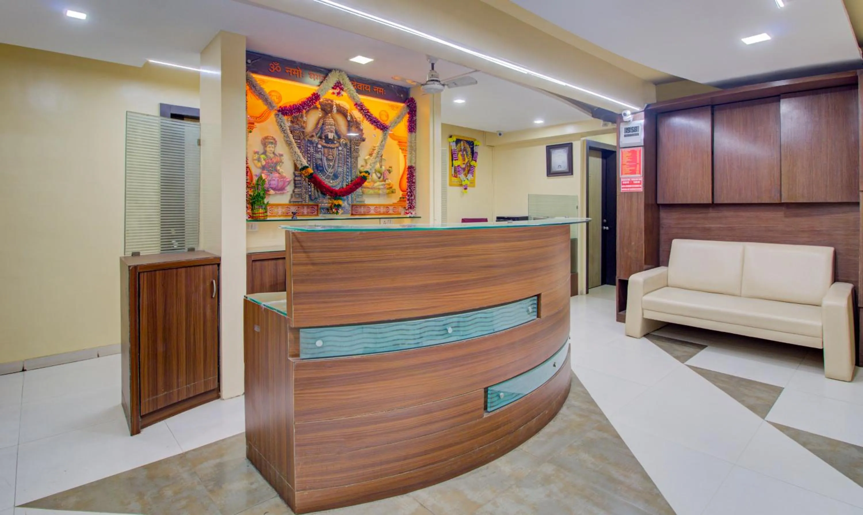 Seating area in Itsy Hotels Prince Regency