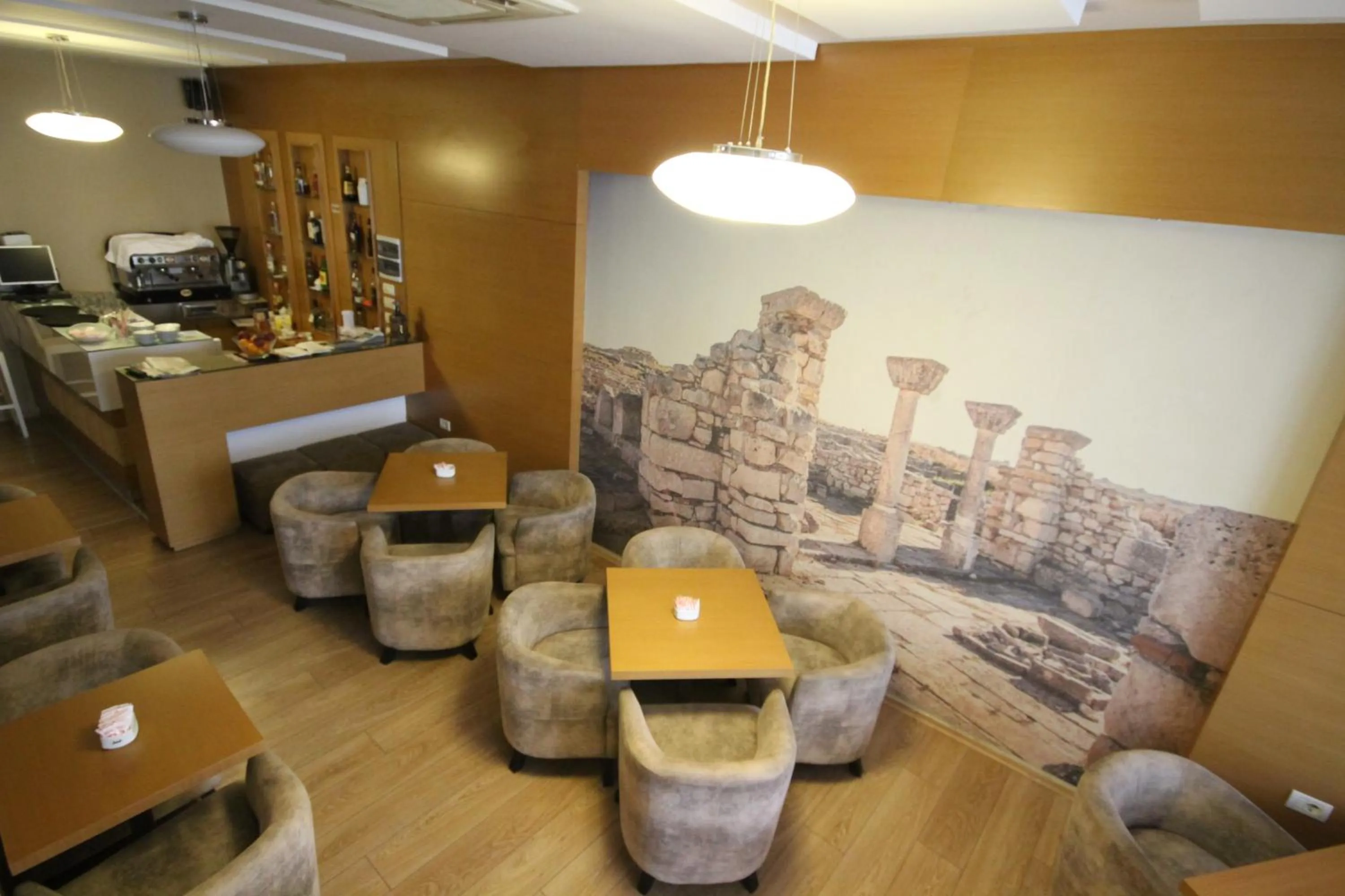 Lounge or bar in Hotel Bylis