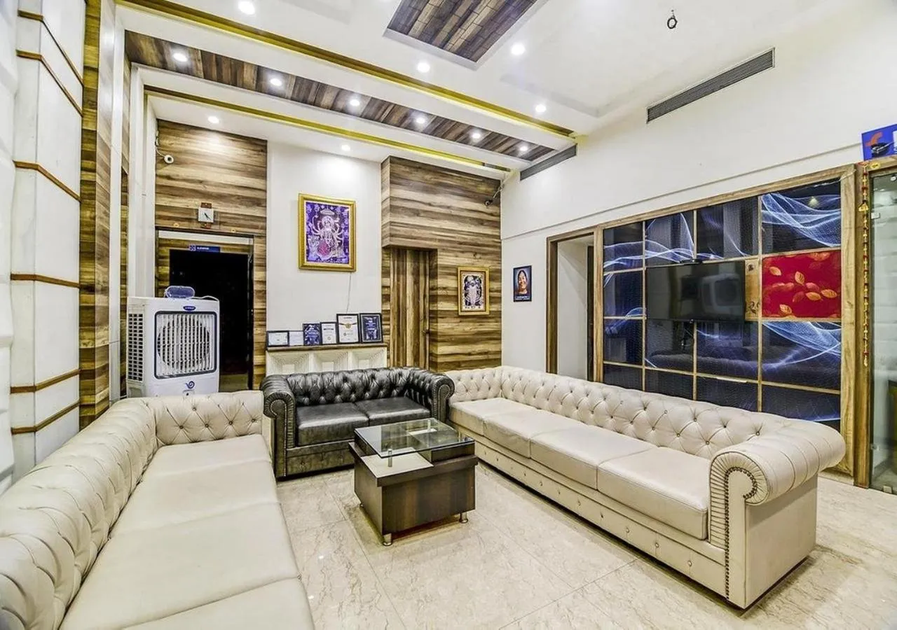 Living room in Prashant Hotel