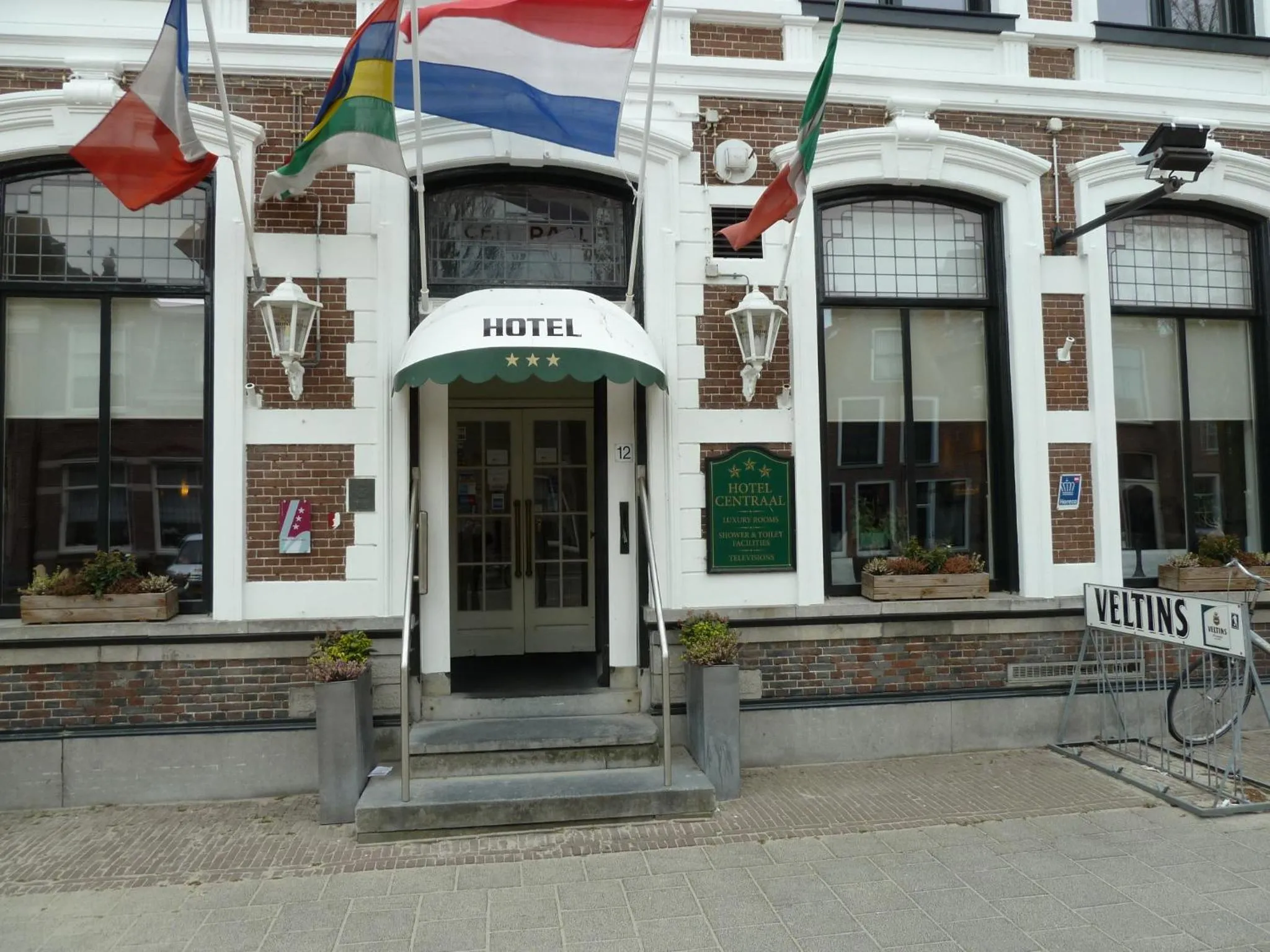 Facade/entrance in Hotel Centraal