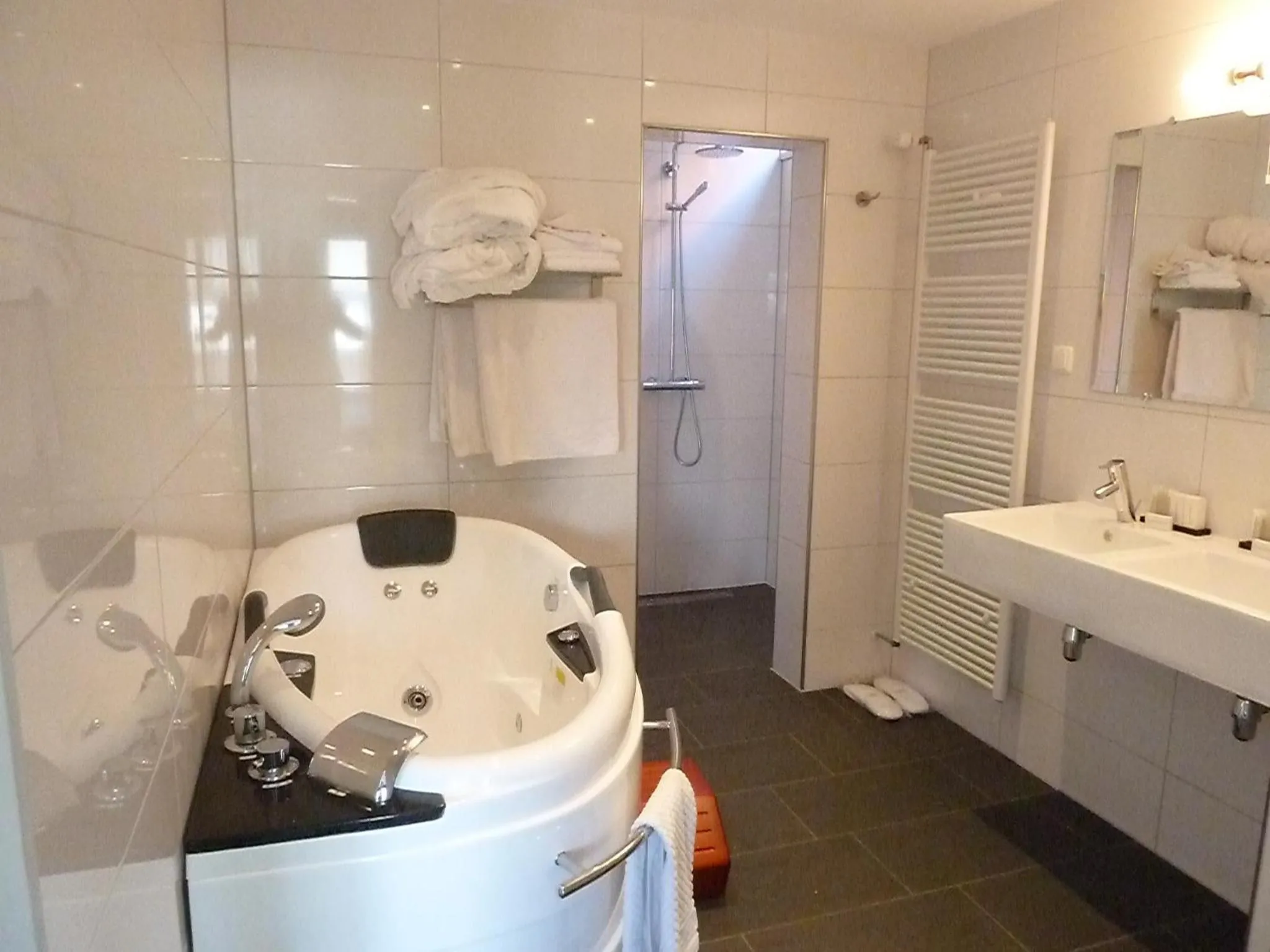 Bathroom in Hotel Centraal