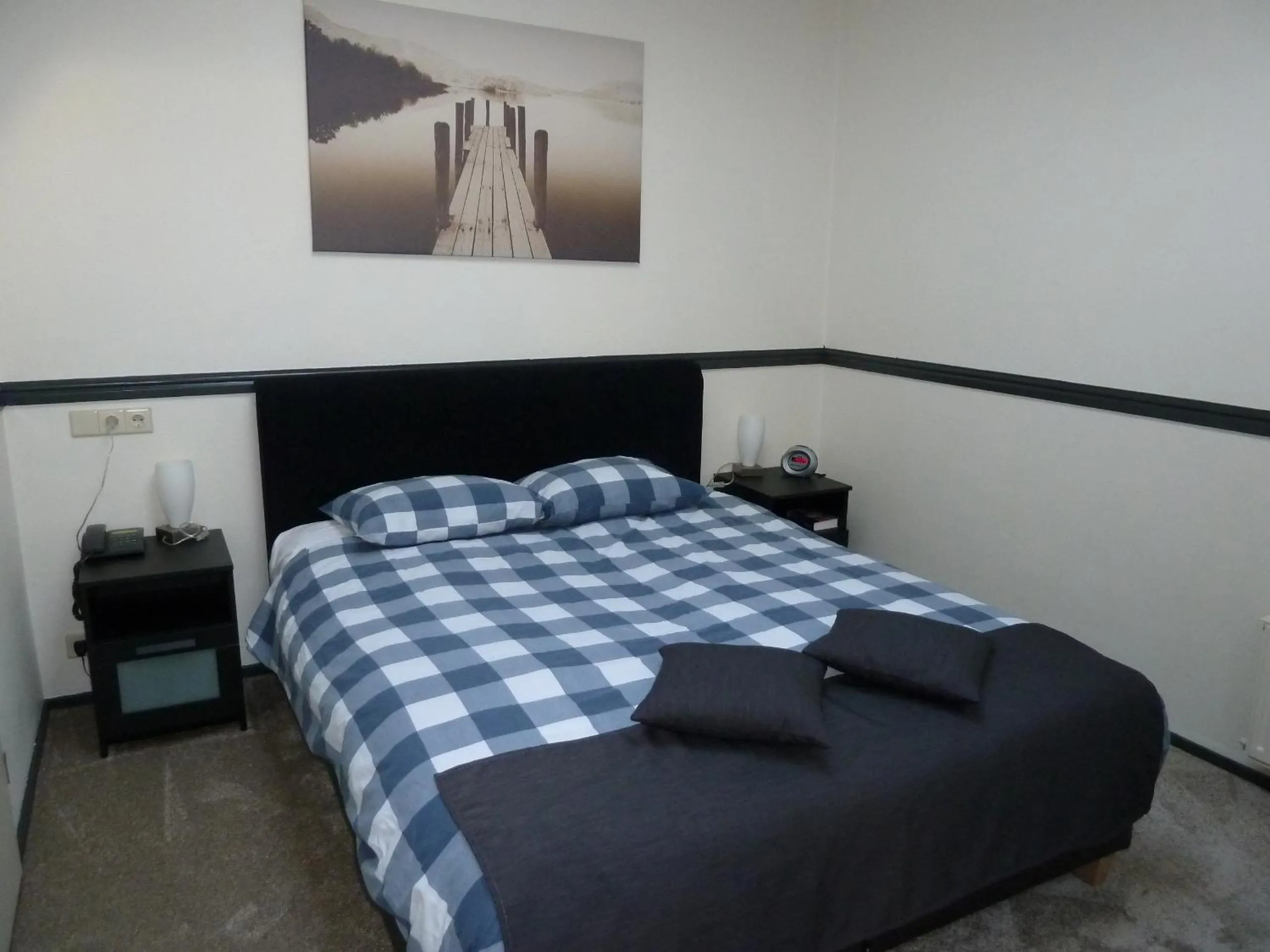Photo of the whole room, Bed in Hotel Centraal