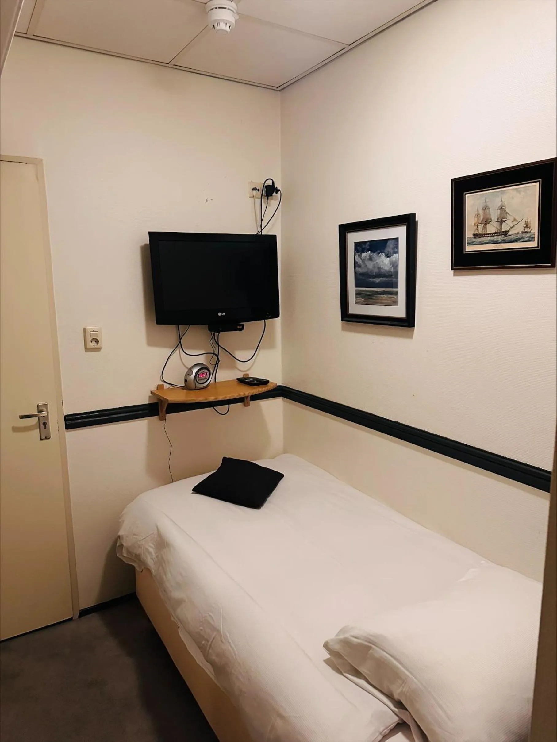 Bed in Hotel Centraal