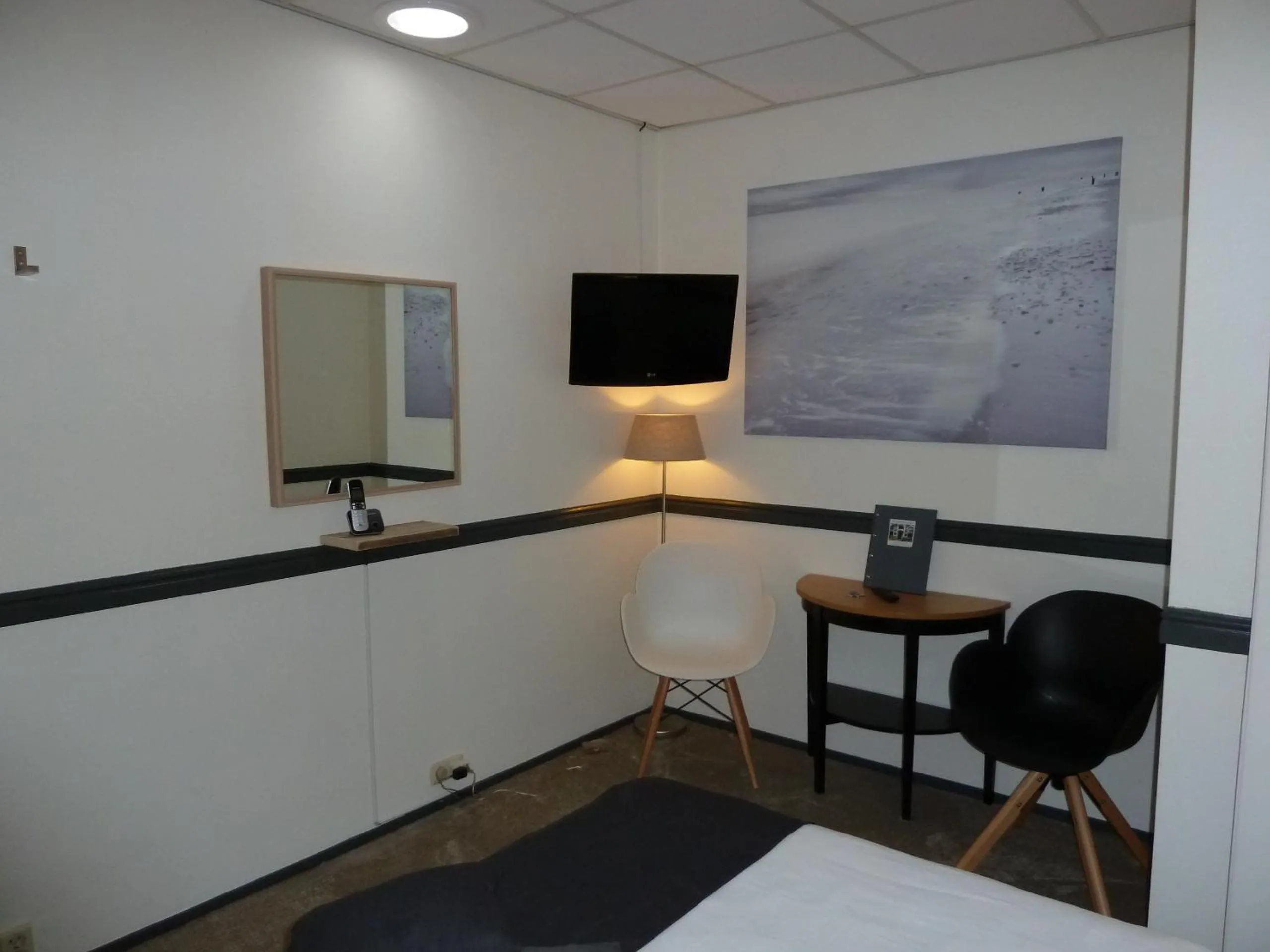 Seating area, Bed in Hotel Centraal