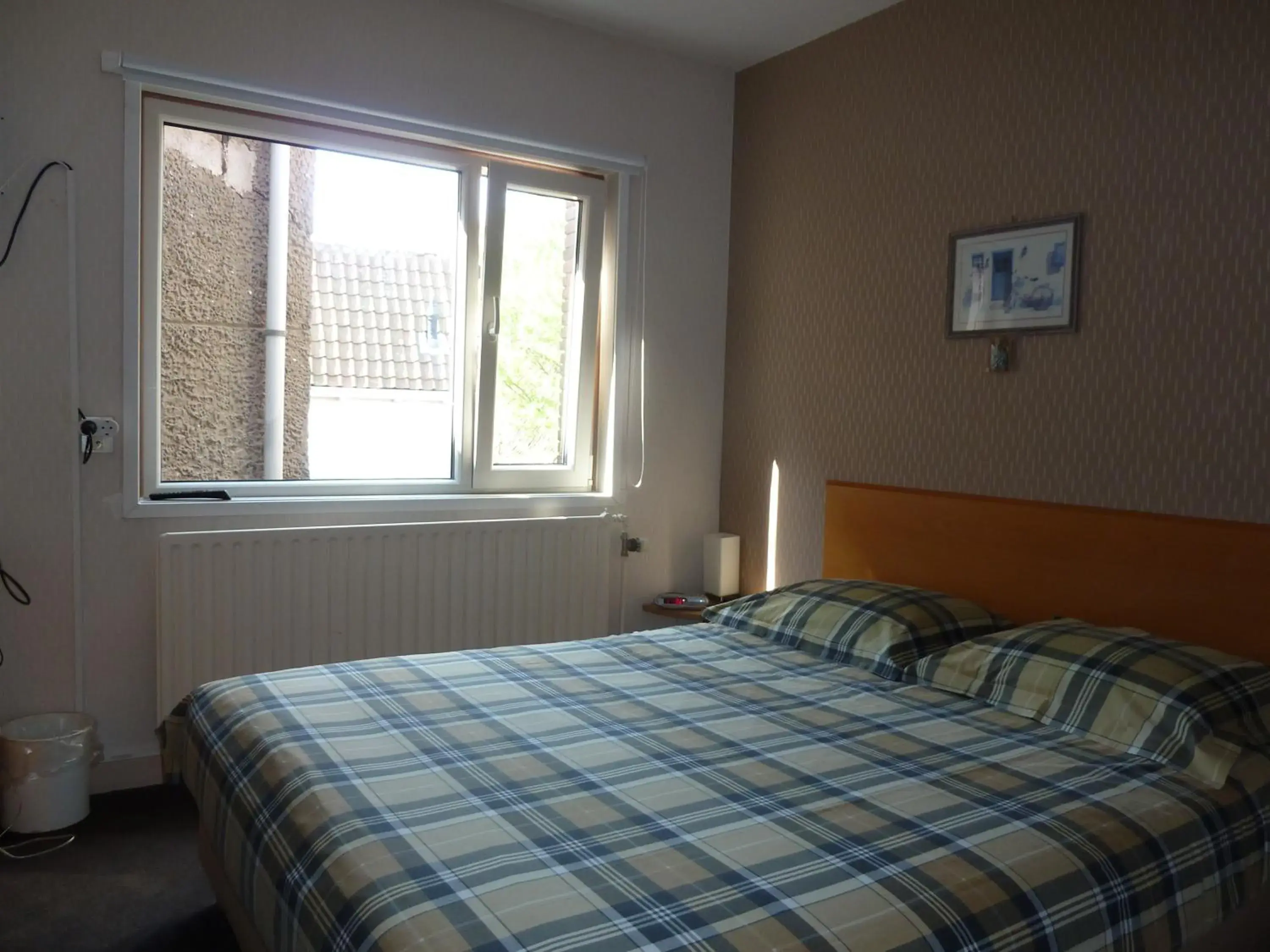 Small Budget Double Room - single occupancy in Hotel Centraal Small Budget Double Room - single occupancy in Hotel Centraal