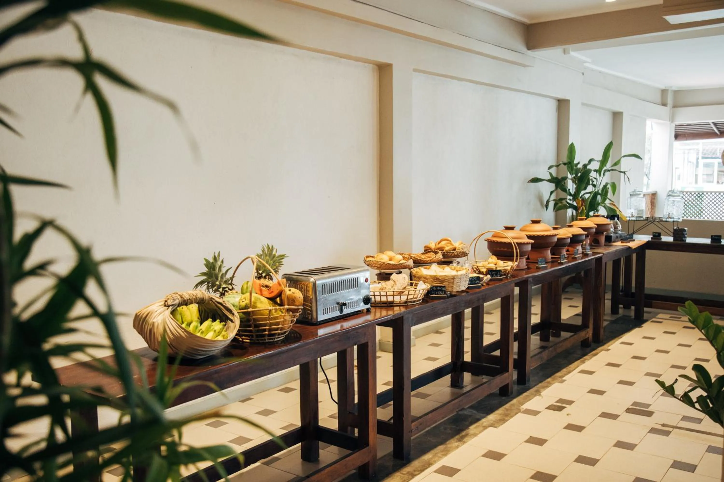 Restaurant/places to eat in Neevana Hotel Hikkaduwa