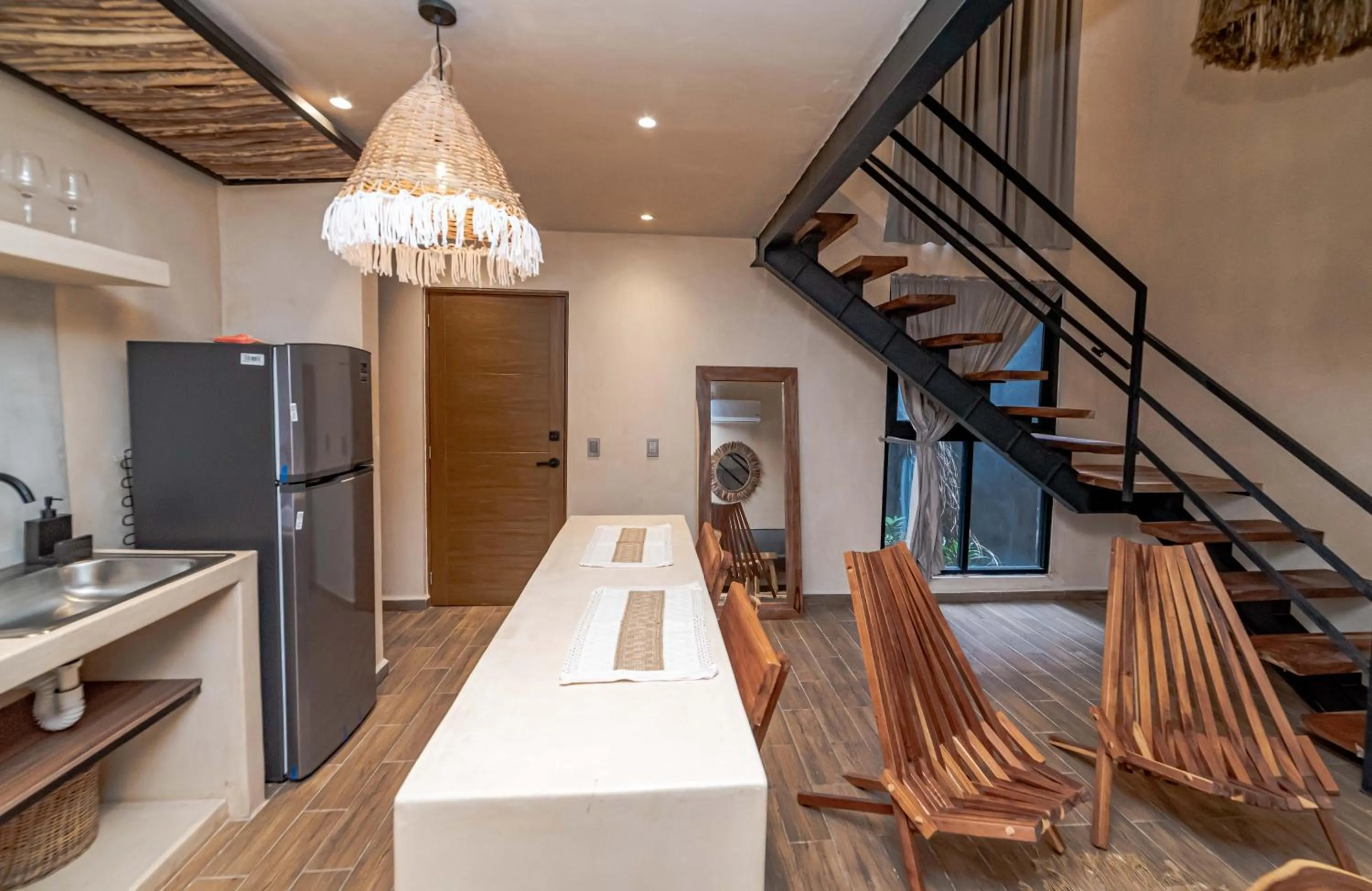 Photo of the whole room in The Teodoro