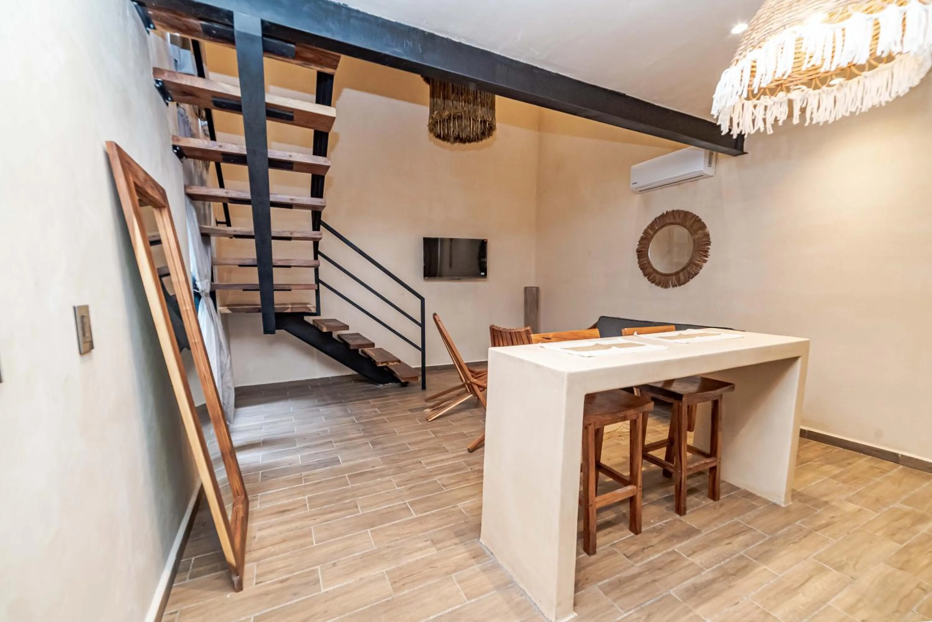 Photo of the whole room in The Teodoro