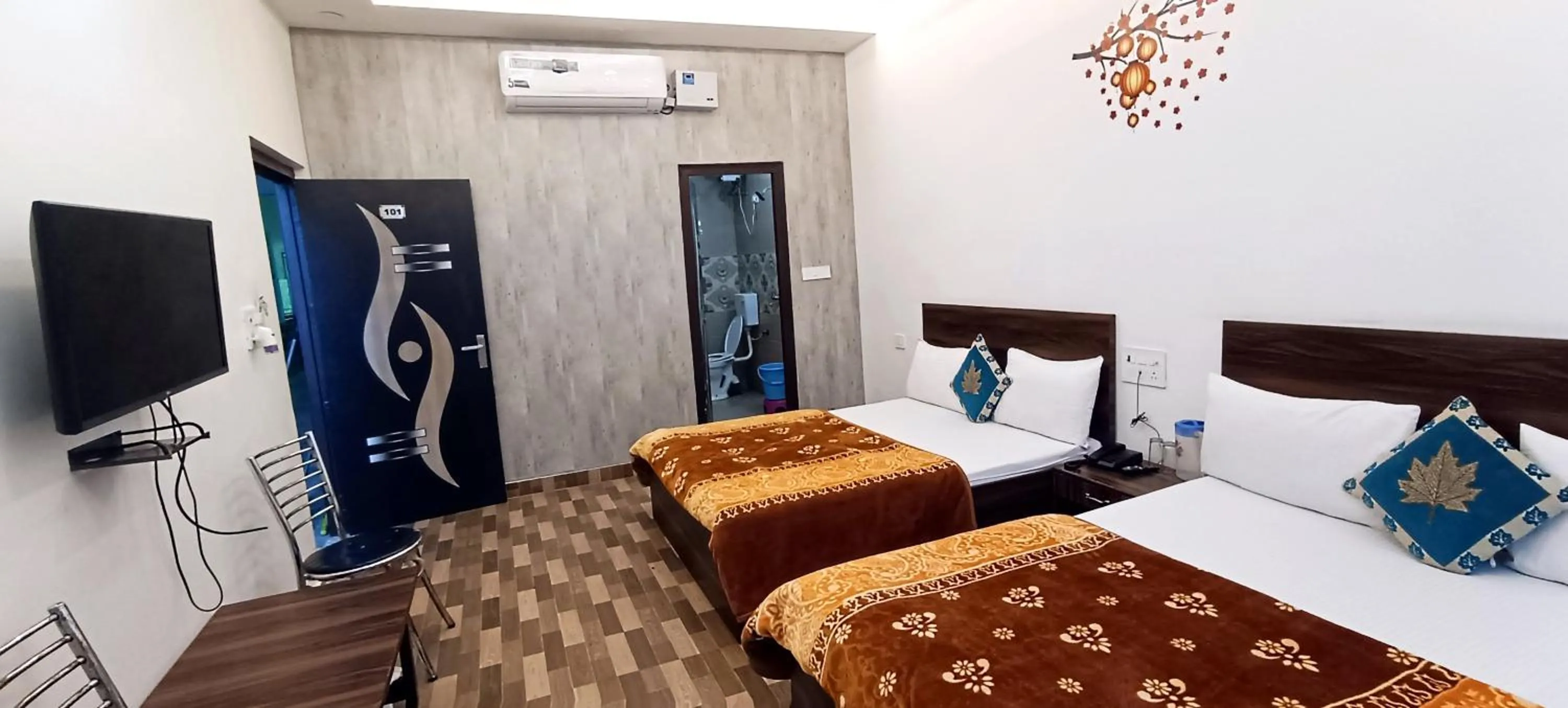 TV and multimedia, Bed in Hotel NV Palace