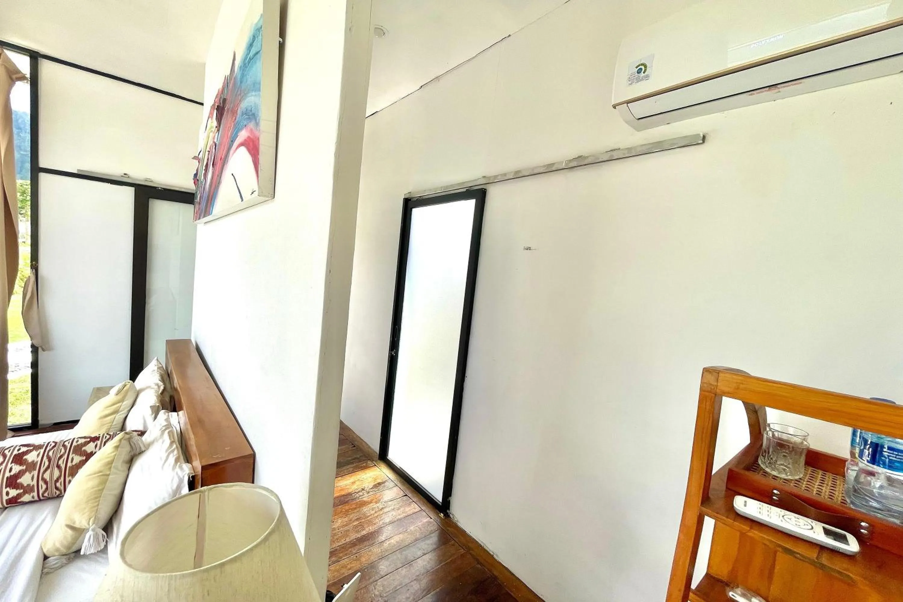 Photo of the whole room, Bed in Double U Camp and Villa