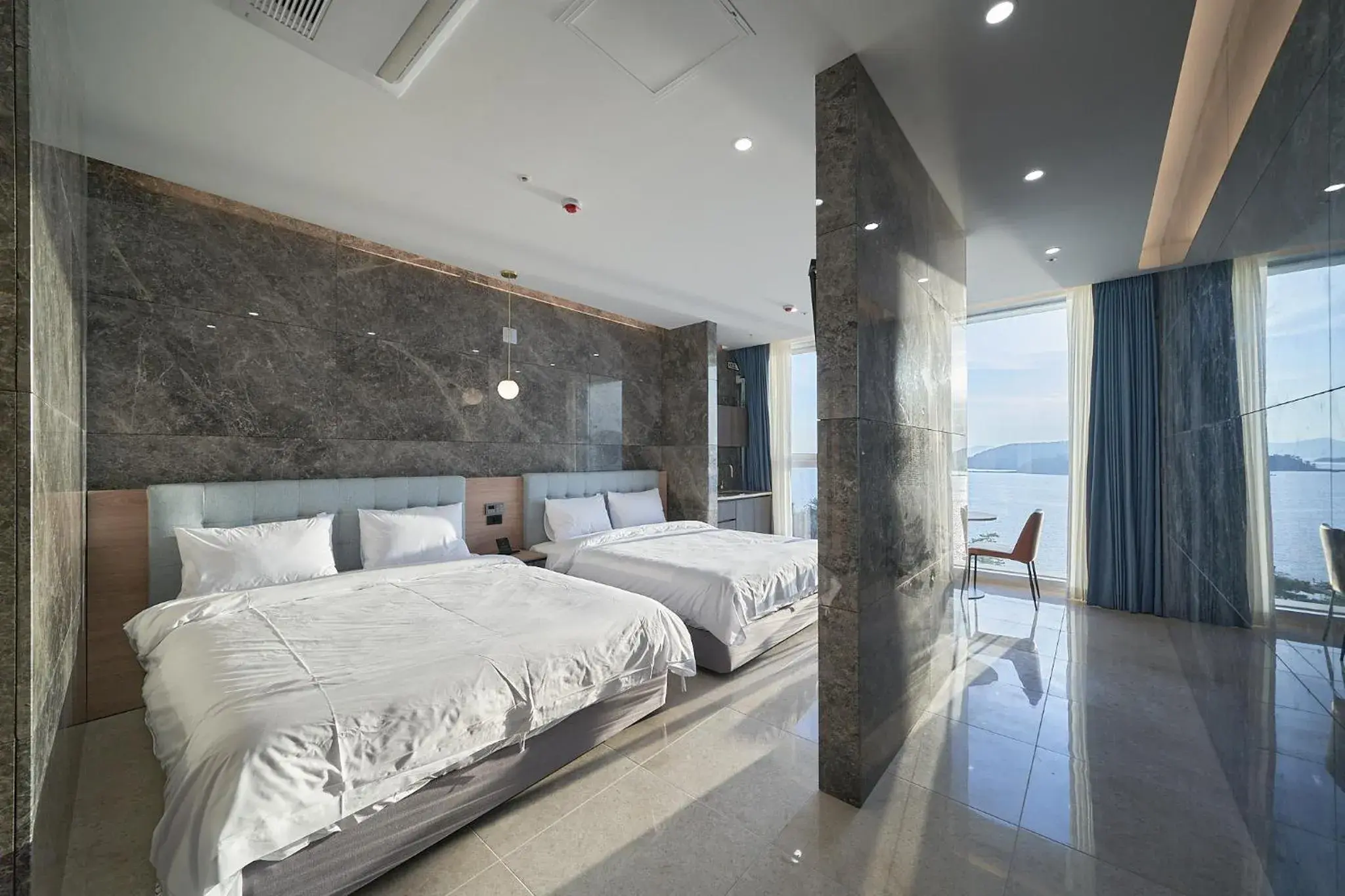 Bed in Yeosu Calacatta Hotel & Resort Bed in Yeosu Calacatta Hotel & Resort