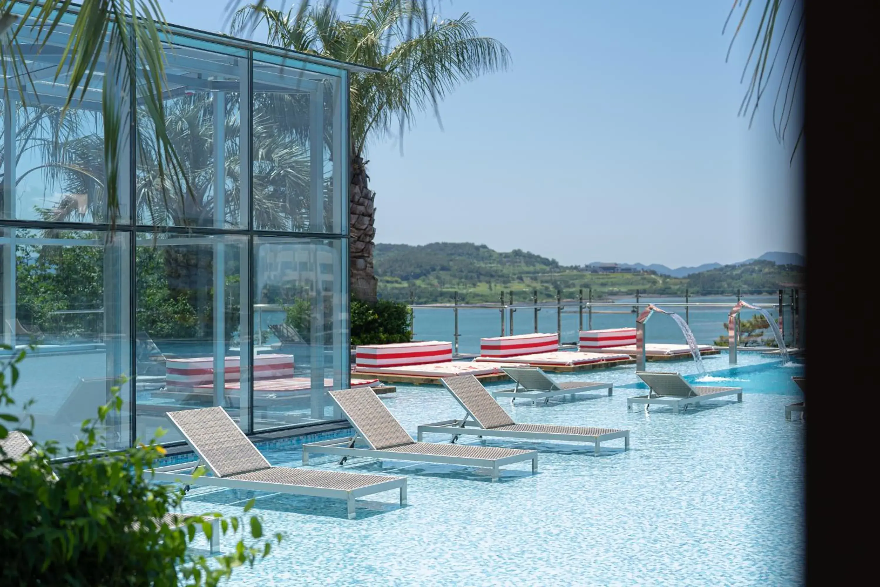 Pool view in Yeosu Calacatta Hotel & Resort Pool view in Yeosu Calacatta Hotel & Resort