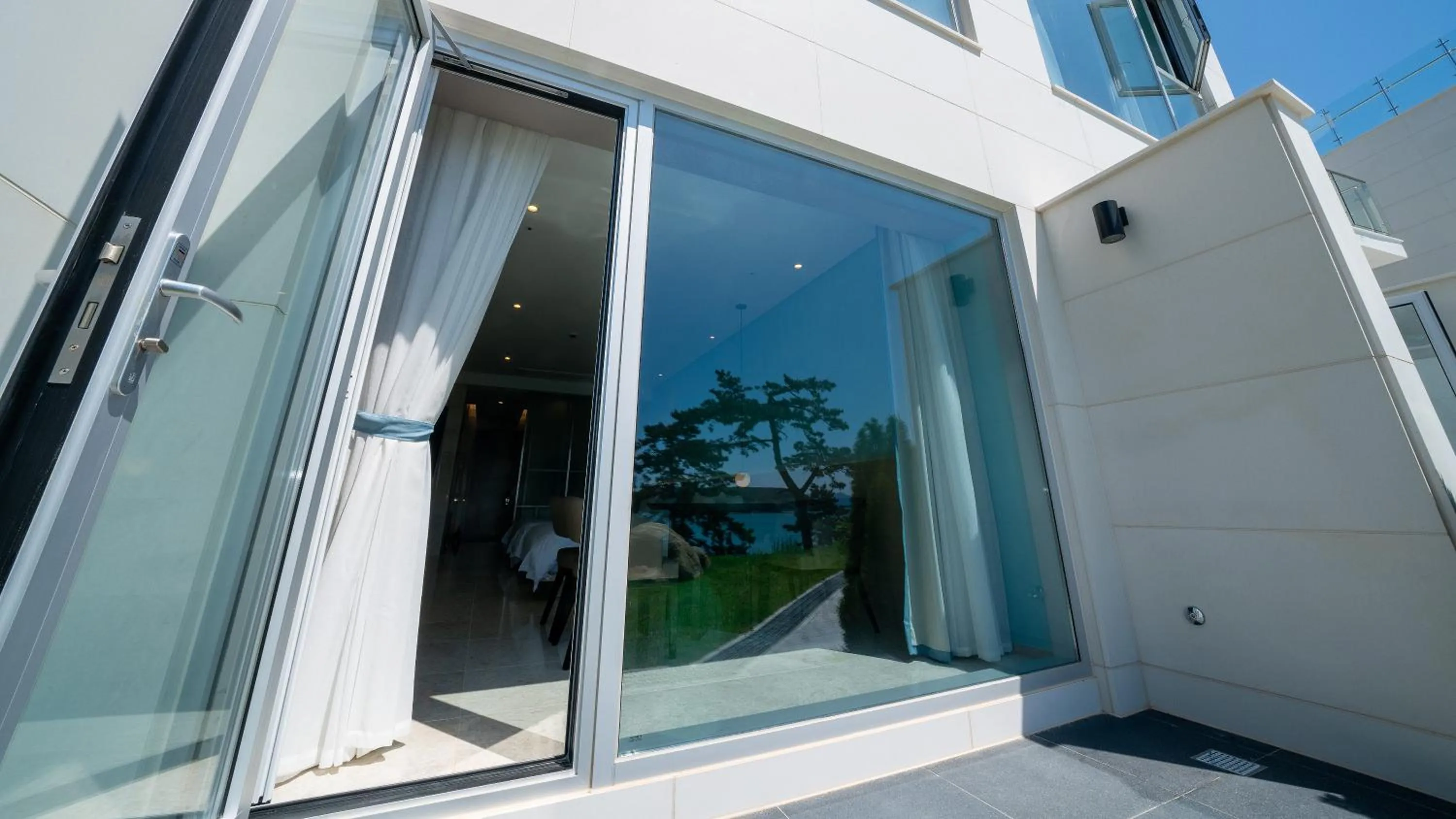 Property building in Yeosu Calacatta Hotel & Resort