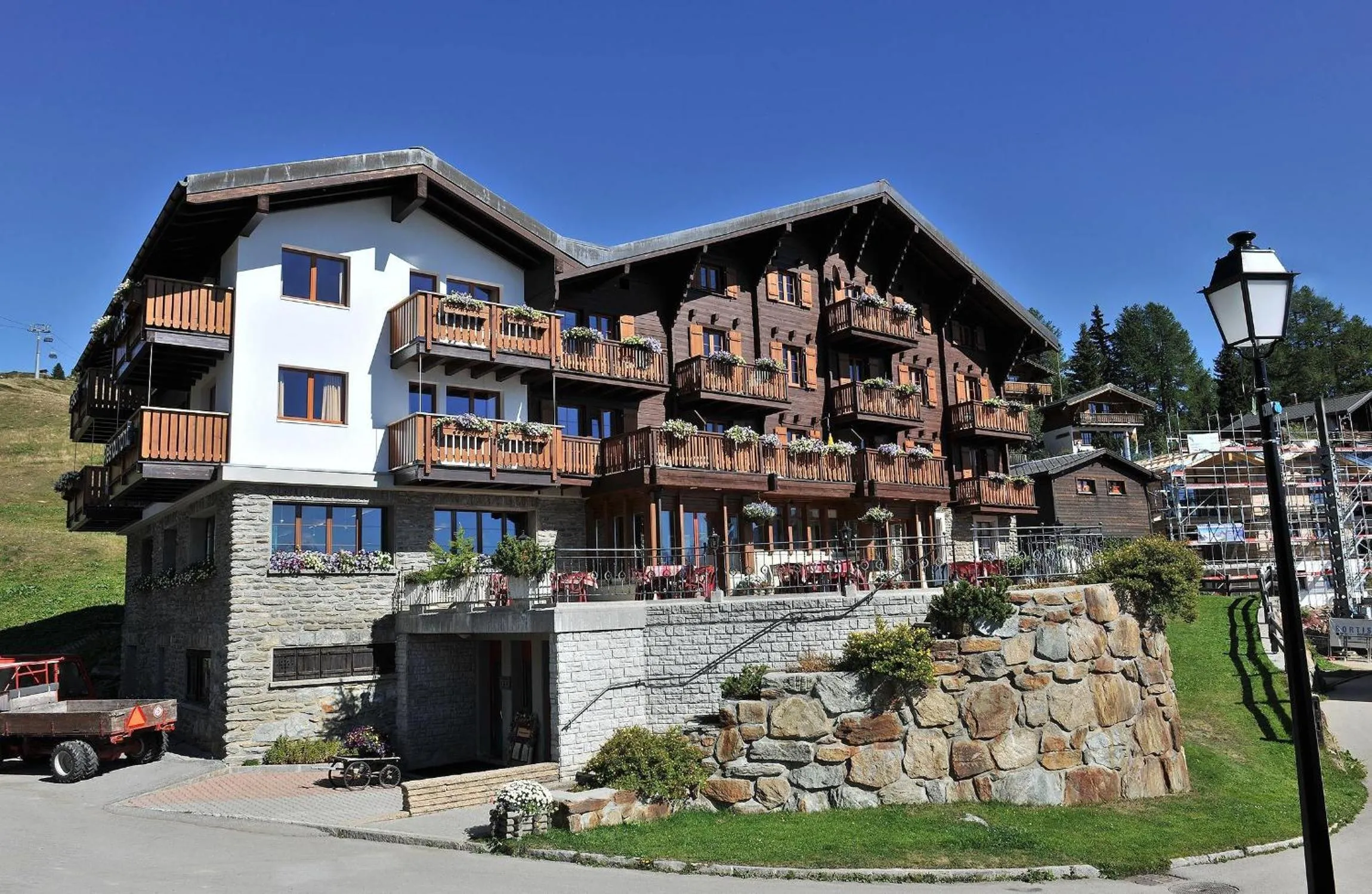 Facade/entrance in Hotel Aletsch