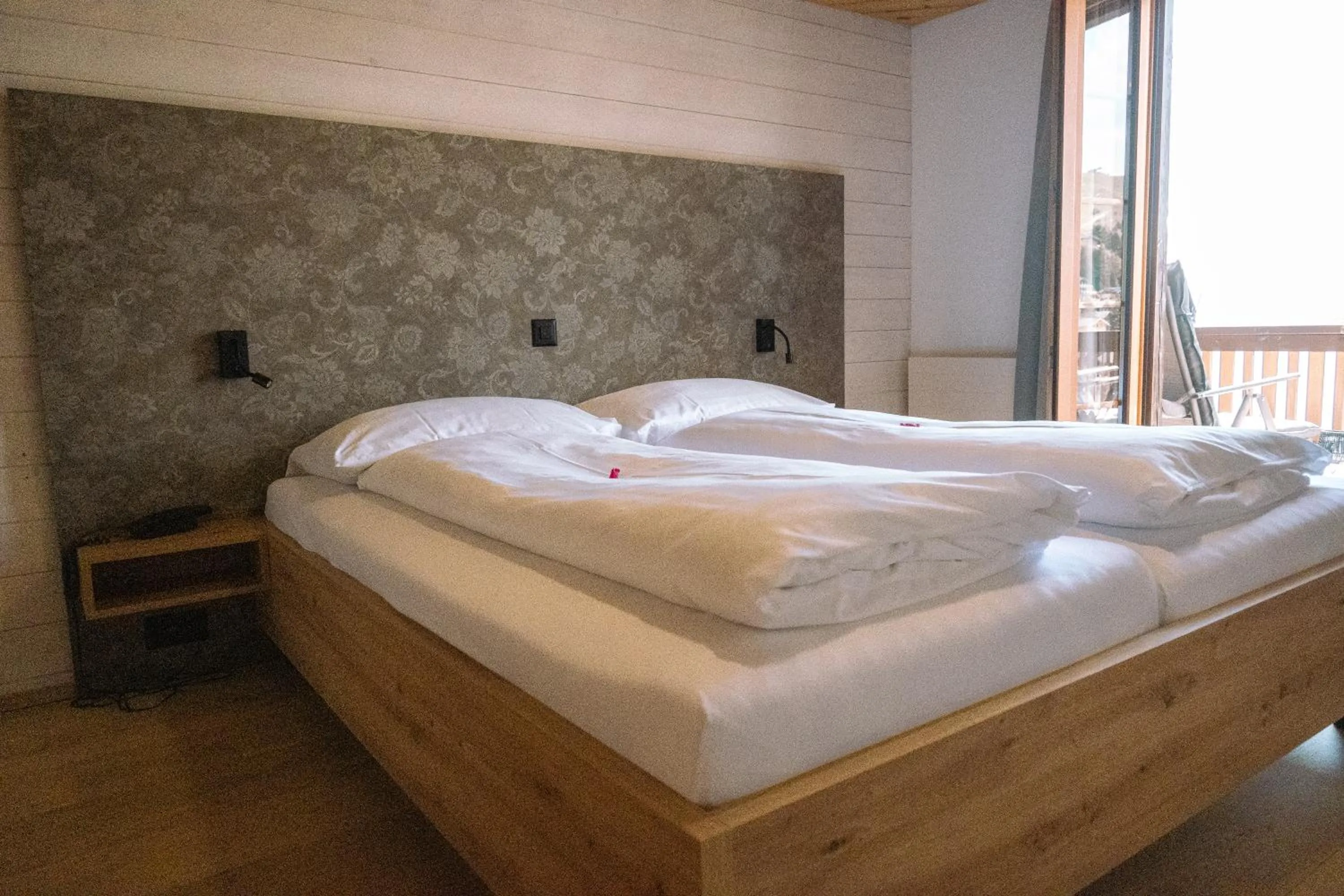 Bed in Hotel Aletsch
