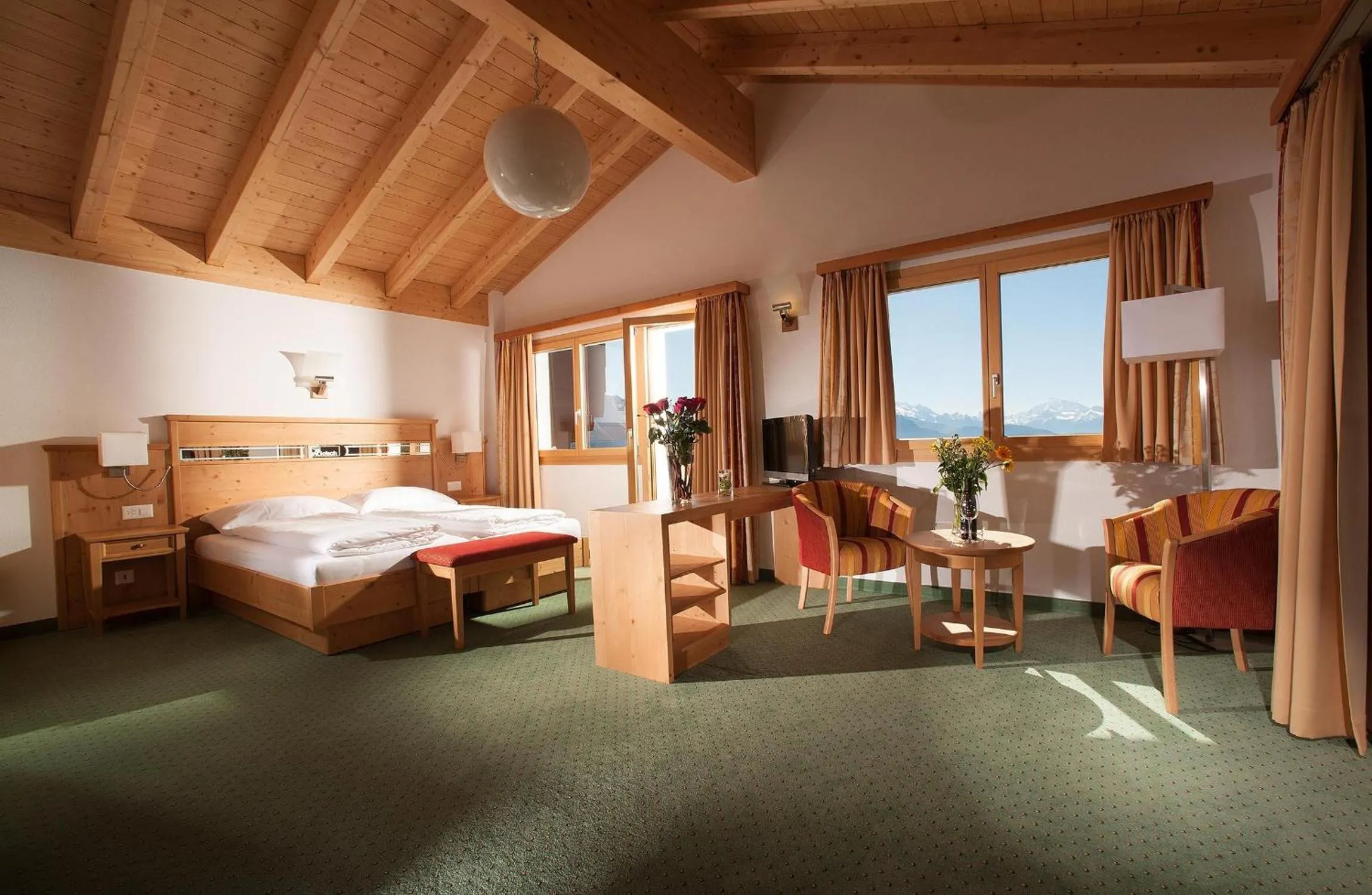 Photo of the whole room, Bed in Hotel Aletsch