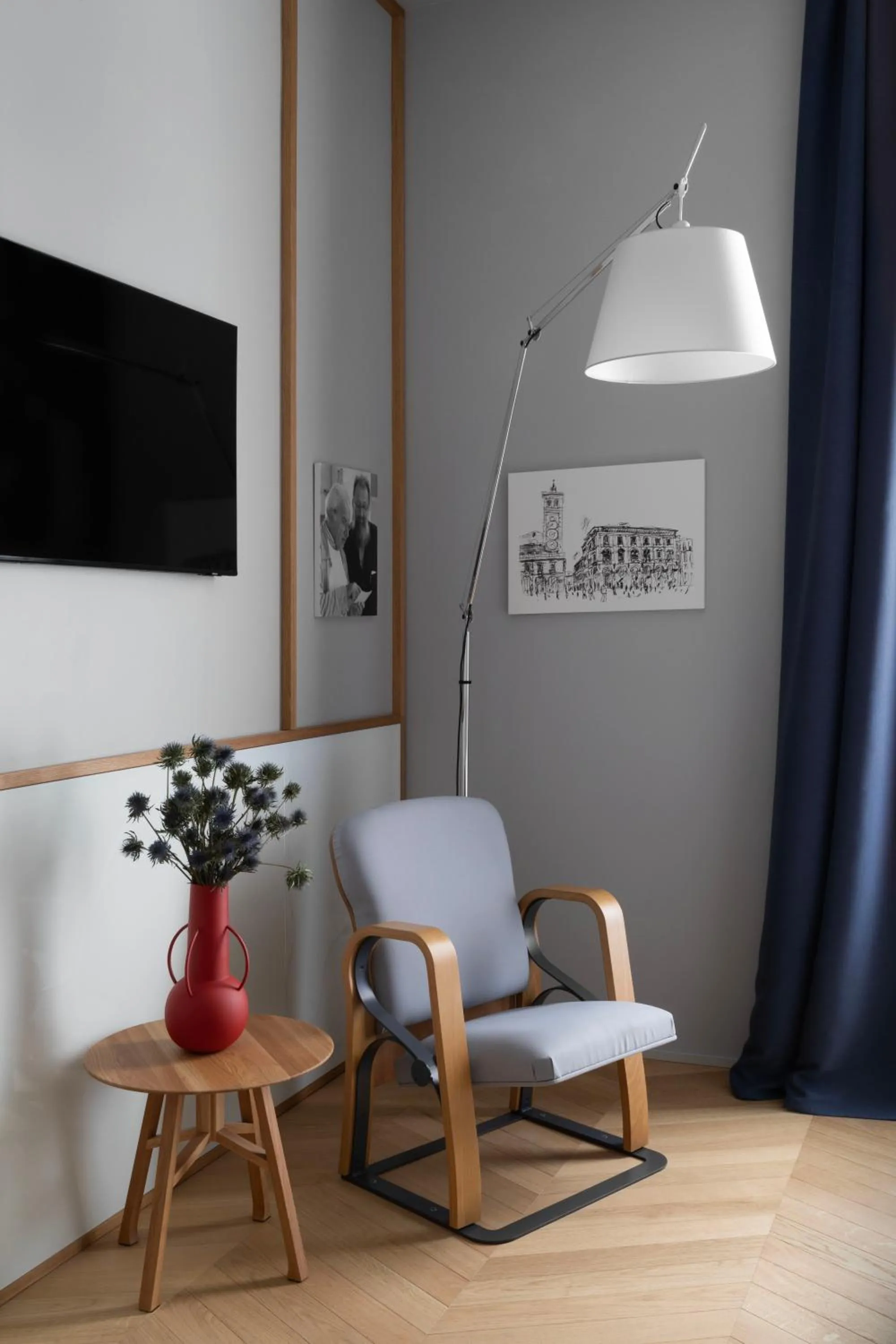 TV and multimedia in Interno Marche Design Experience Hotel