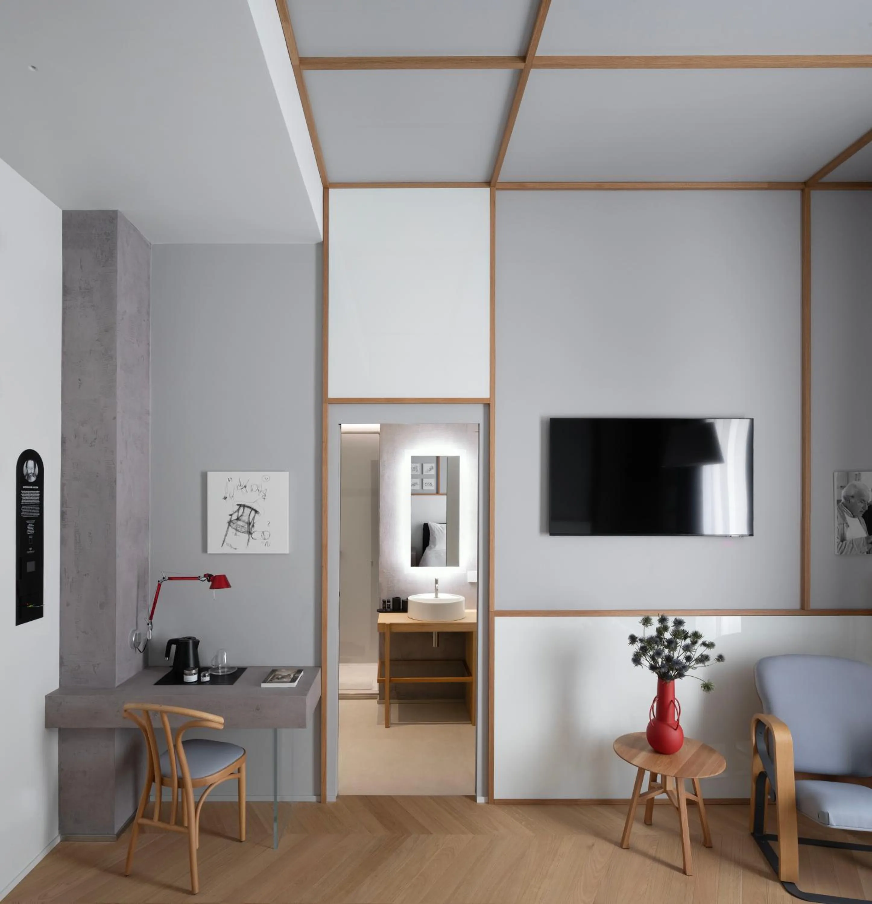 TV and multimedia in Interno Marche Design Experience Hotel