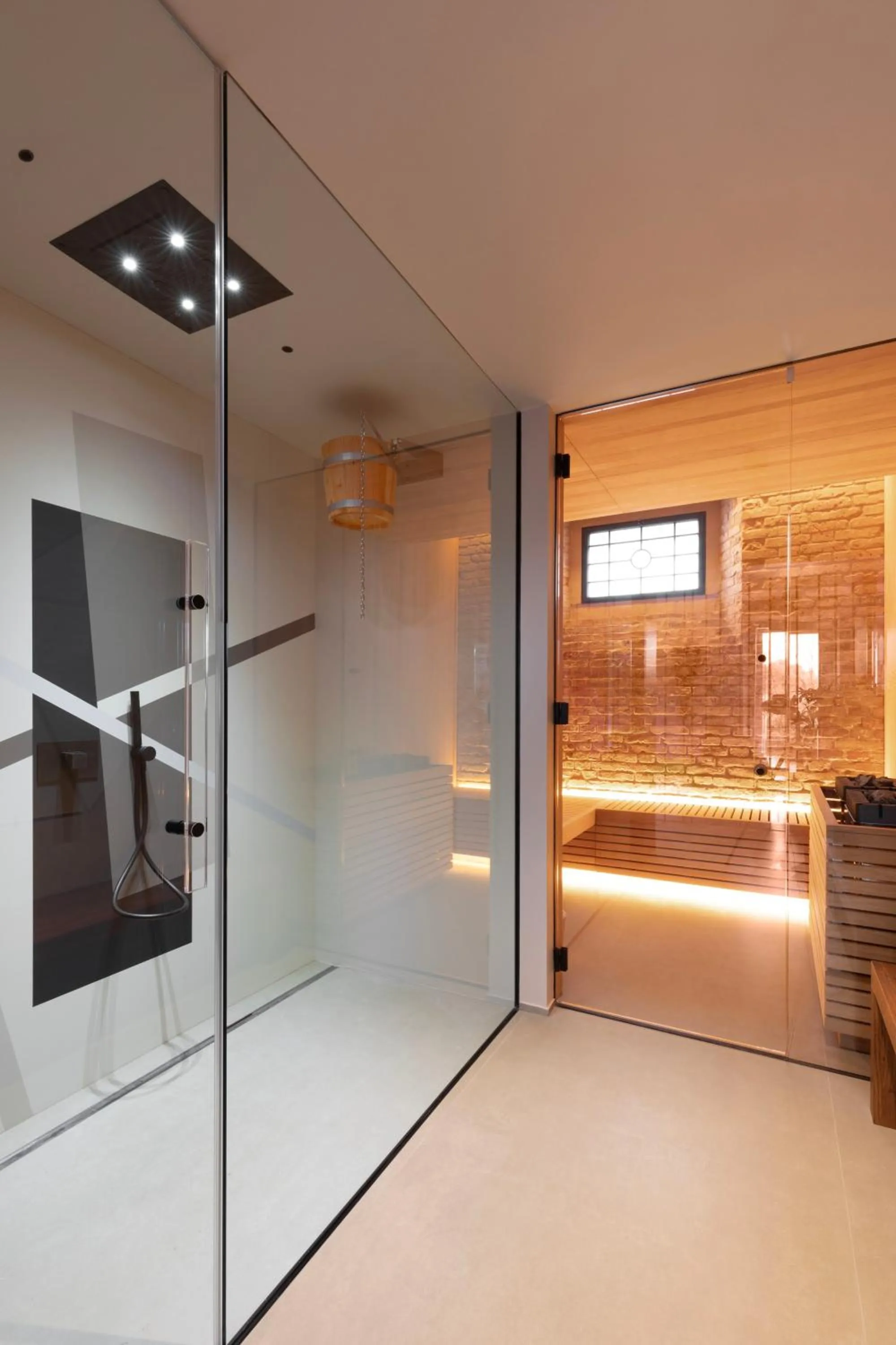Shower in Interno Marche Design Experience Hotel