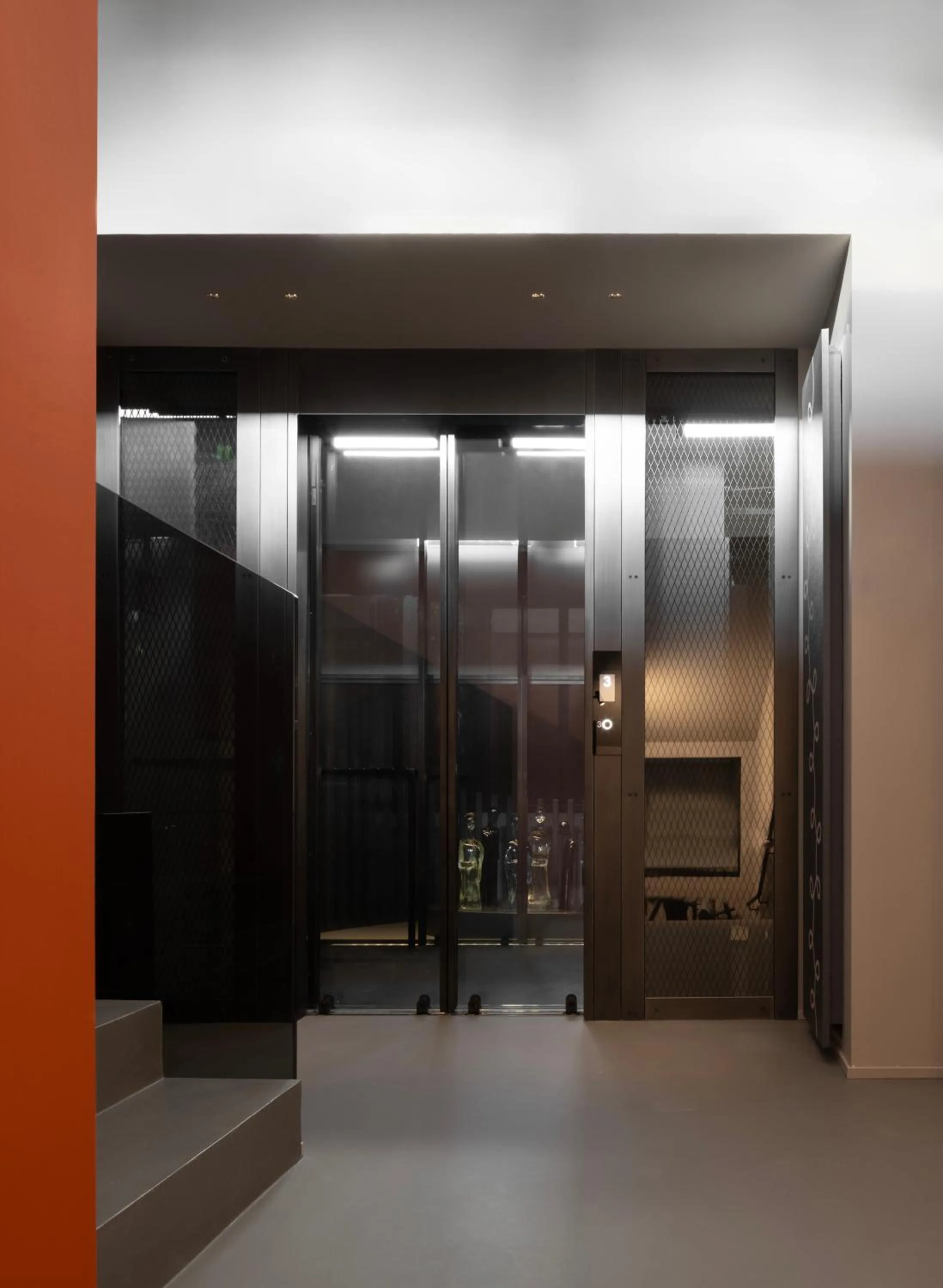 elevator in Interno Marche Design Experience Hotel