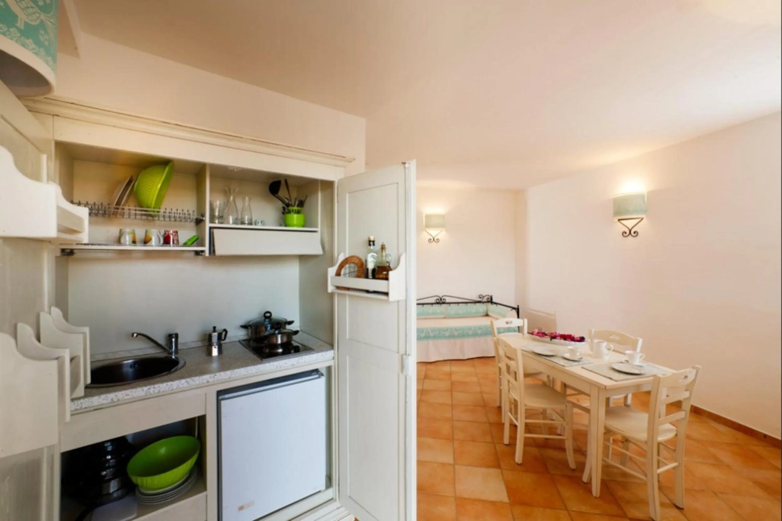 Kitchen or kitchenette in Residence Baia dei Mirti