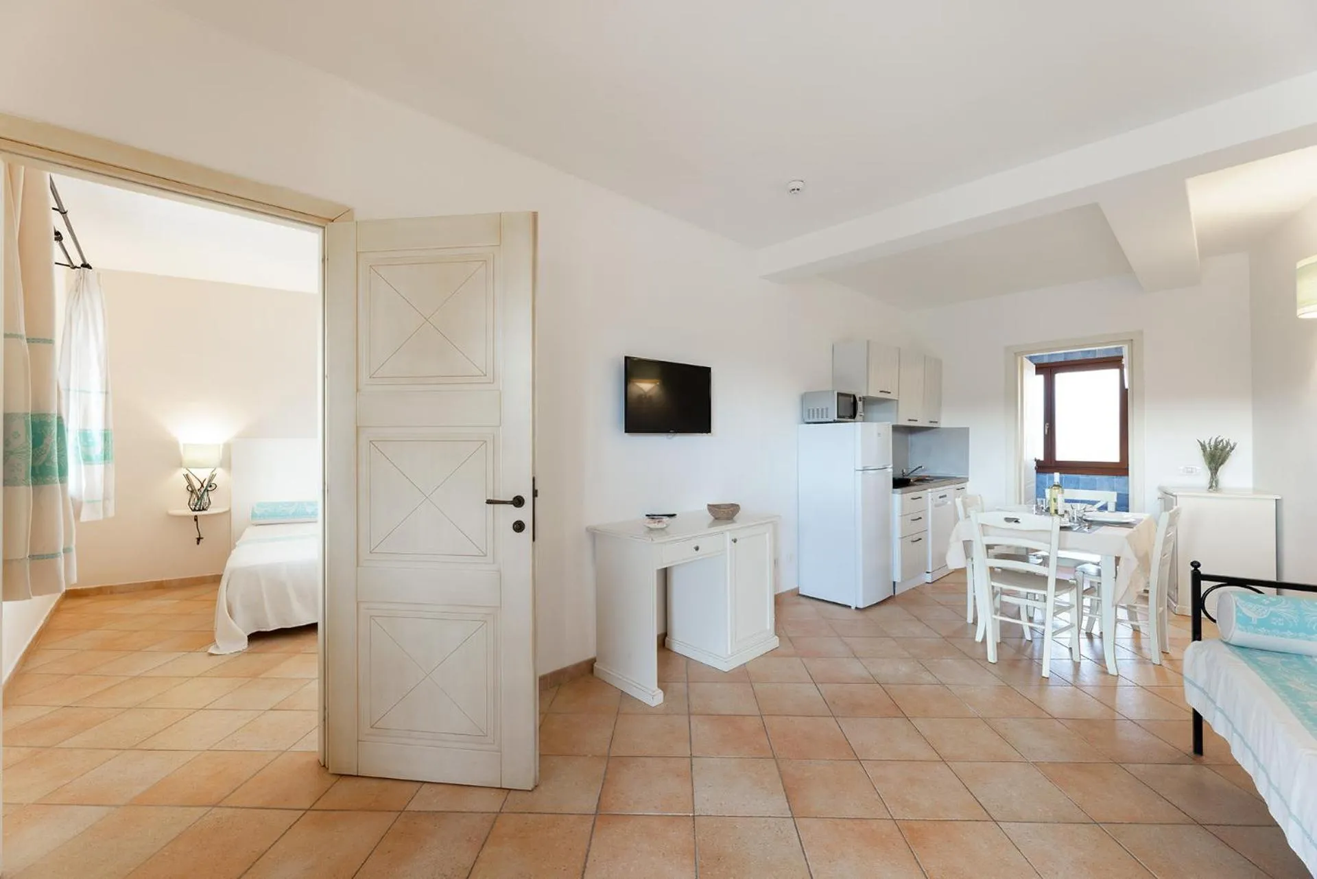 Dining area, Bed in Residence Baia dei Mirti