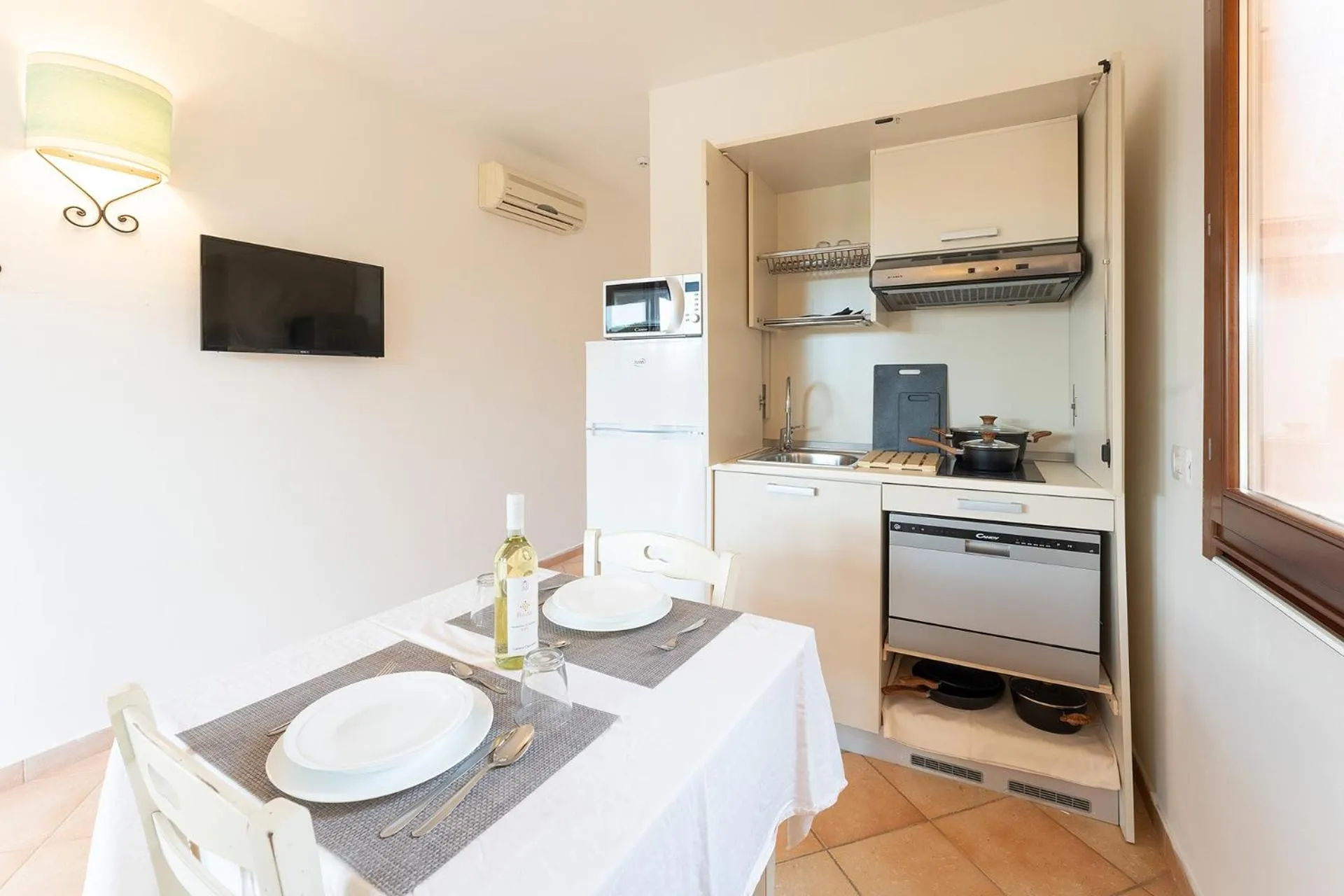 Kitchen or kitchenette in Residence Baia dei Mirti