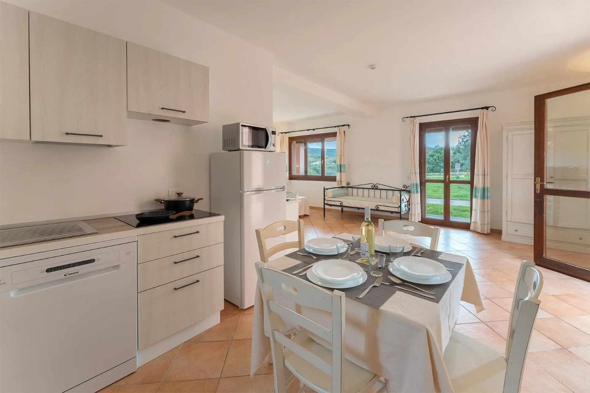 Kitchen or kitchenette in Residence Baia dei Mirti