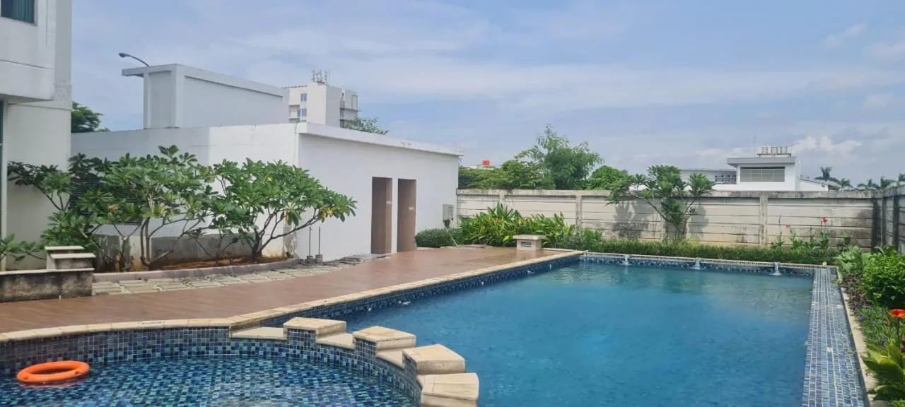 Swimming pool in Izi Cozi Jababeka Enviro Powered by Archipelago