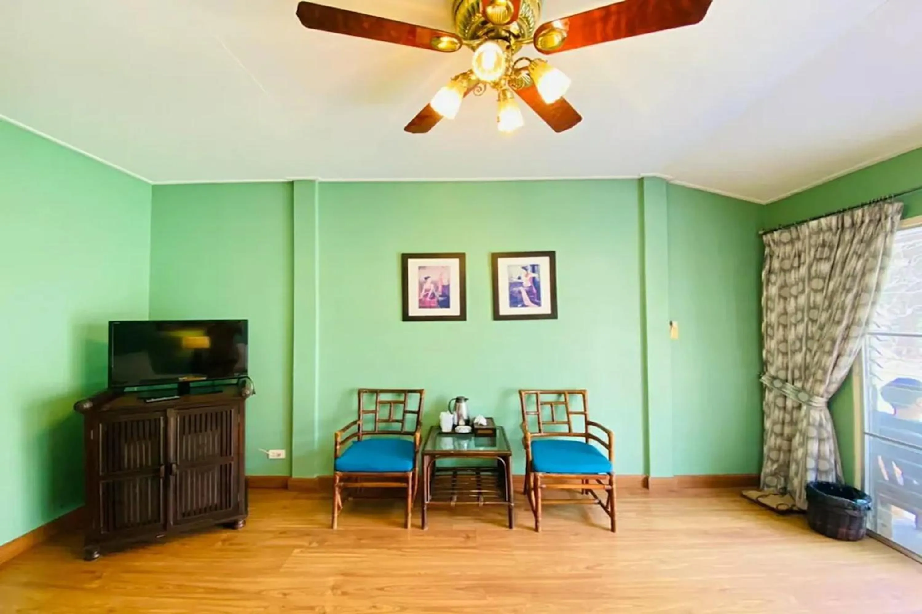 Seating area in Safari Riviera Resort