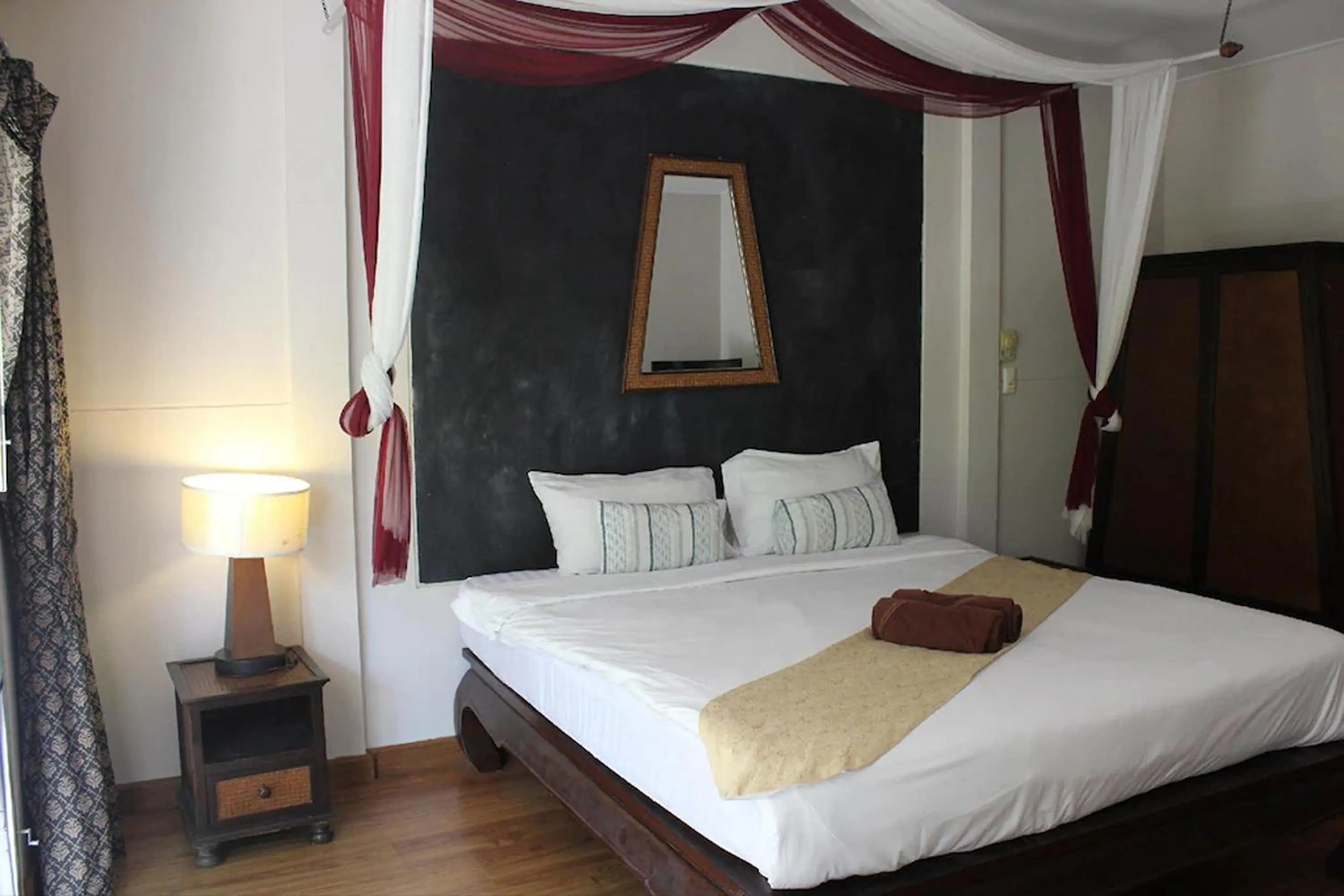 Bedroom, Bed in Safari Riviera Resort